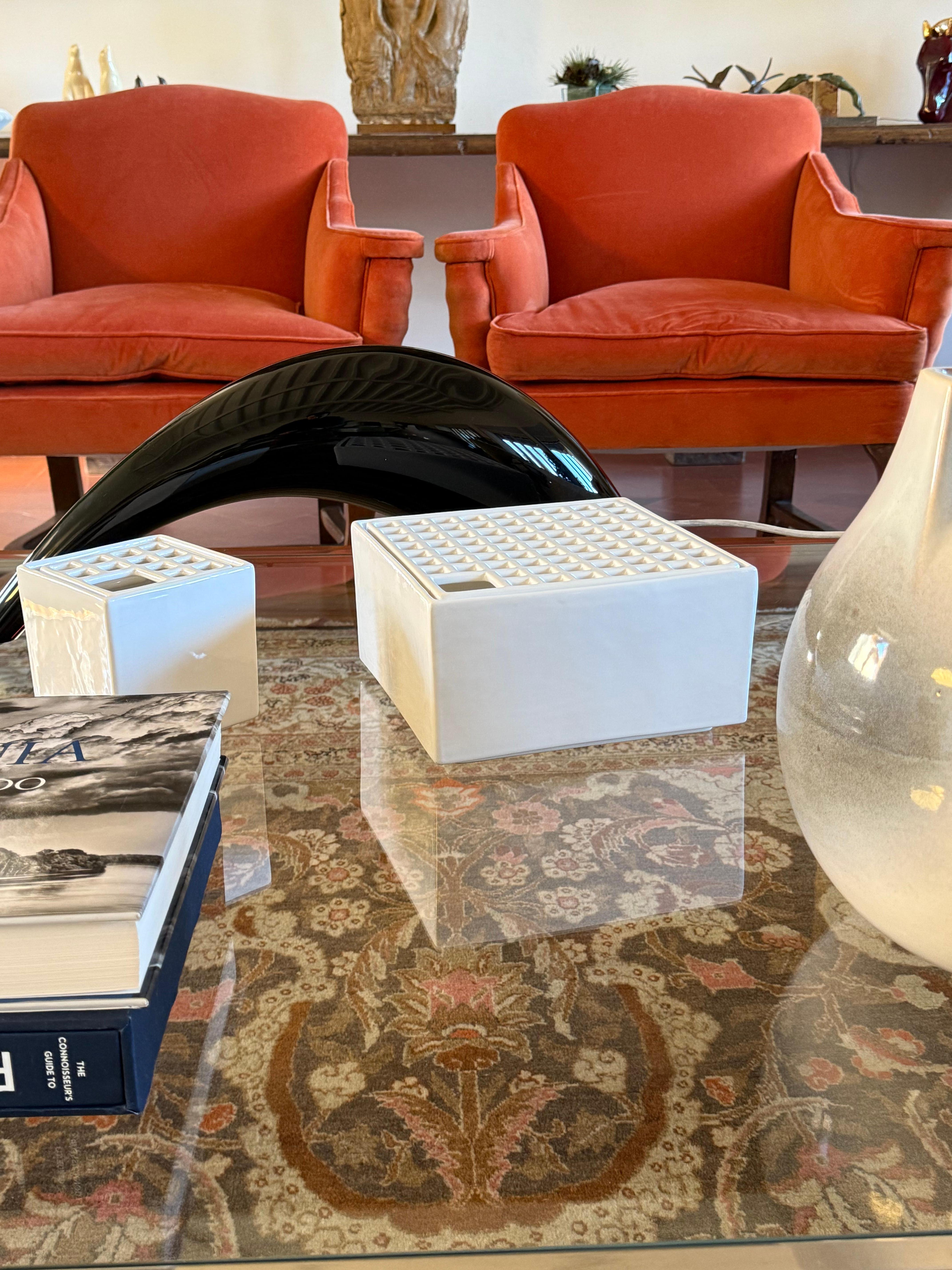 Studio Opi, White space age mod. Ikebana C ceramic vase, Gabbianelli Italy 1970 in vendita 1