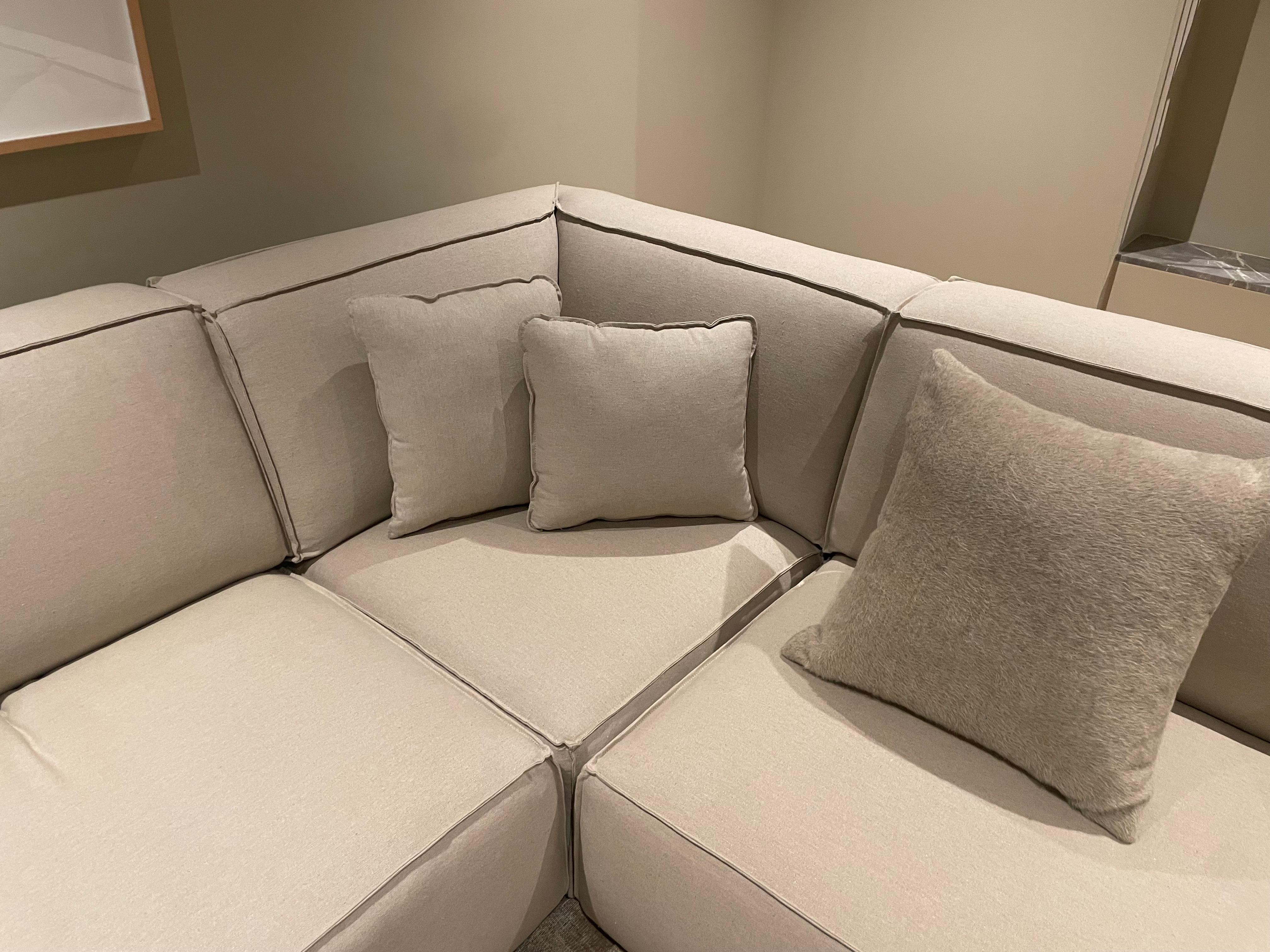 Sectional sofa in dusty natural linen  For Sale 2