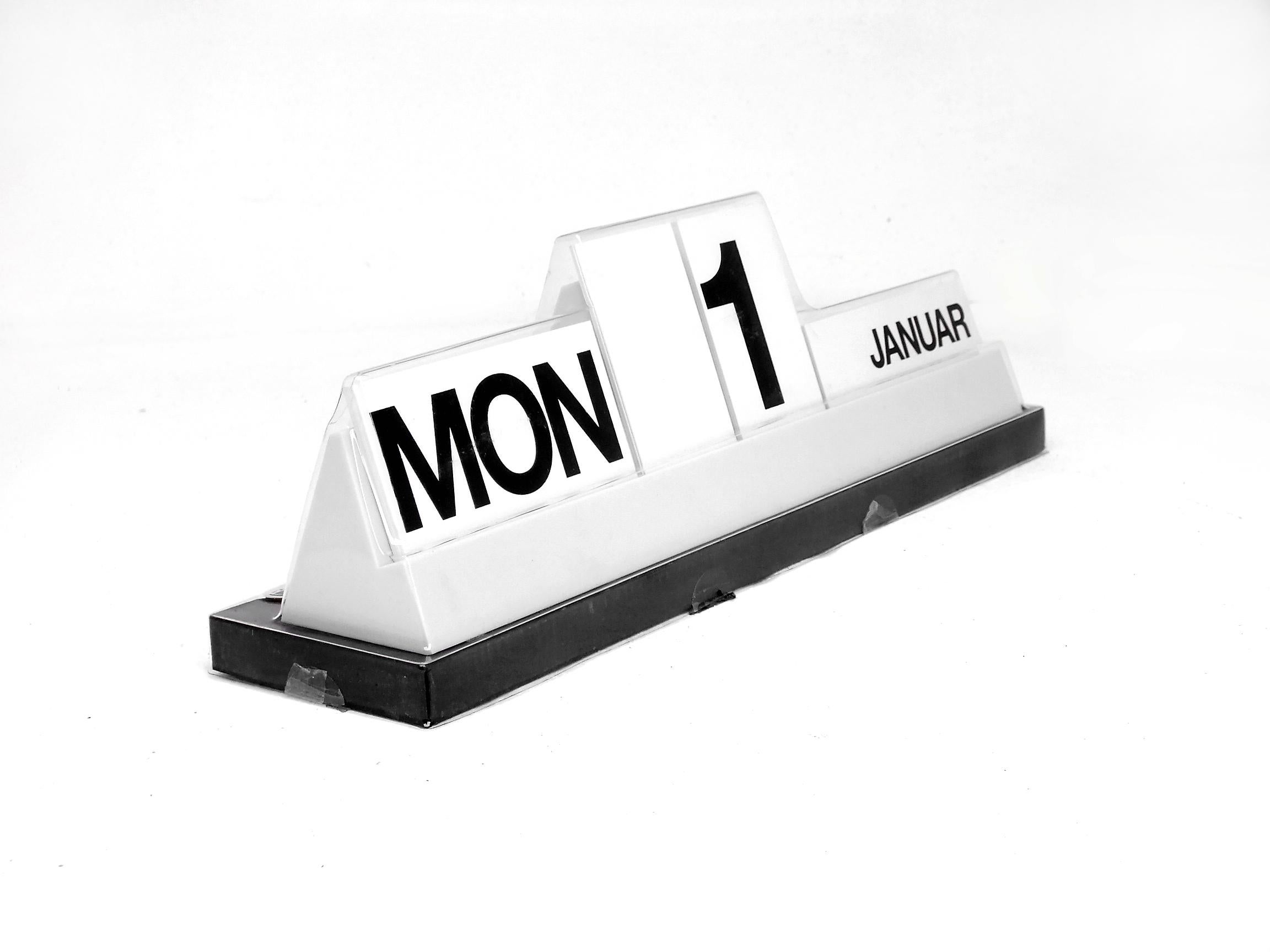 studio  Paolo Nava design Italy  perpetual calendar 