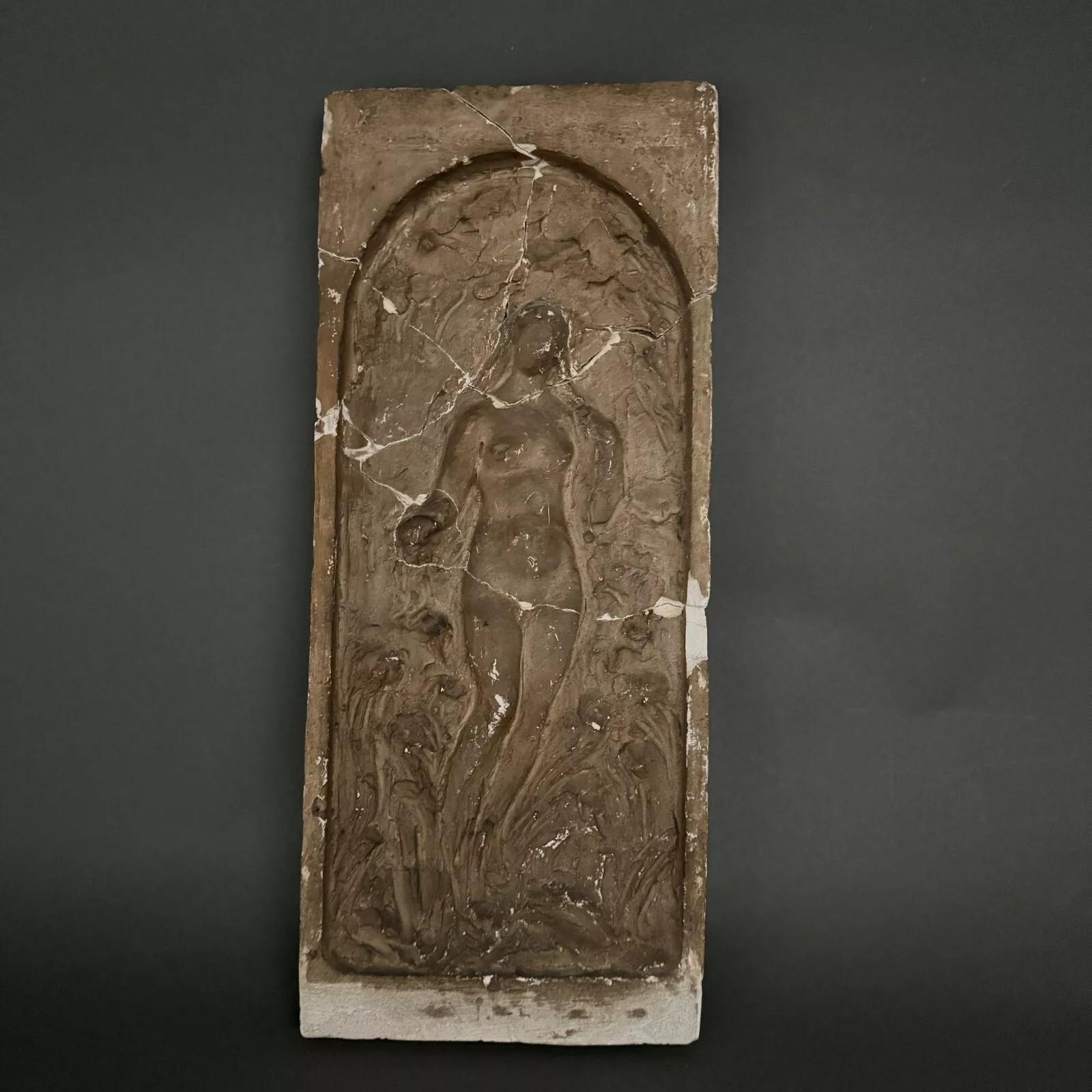 Plâtre Studio Plaster Bas-Relief by Charles Filleul – Depicting a Nymph en vente