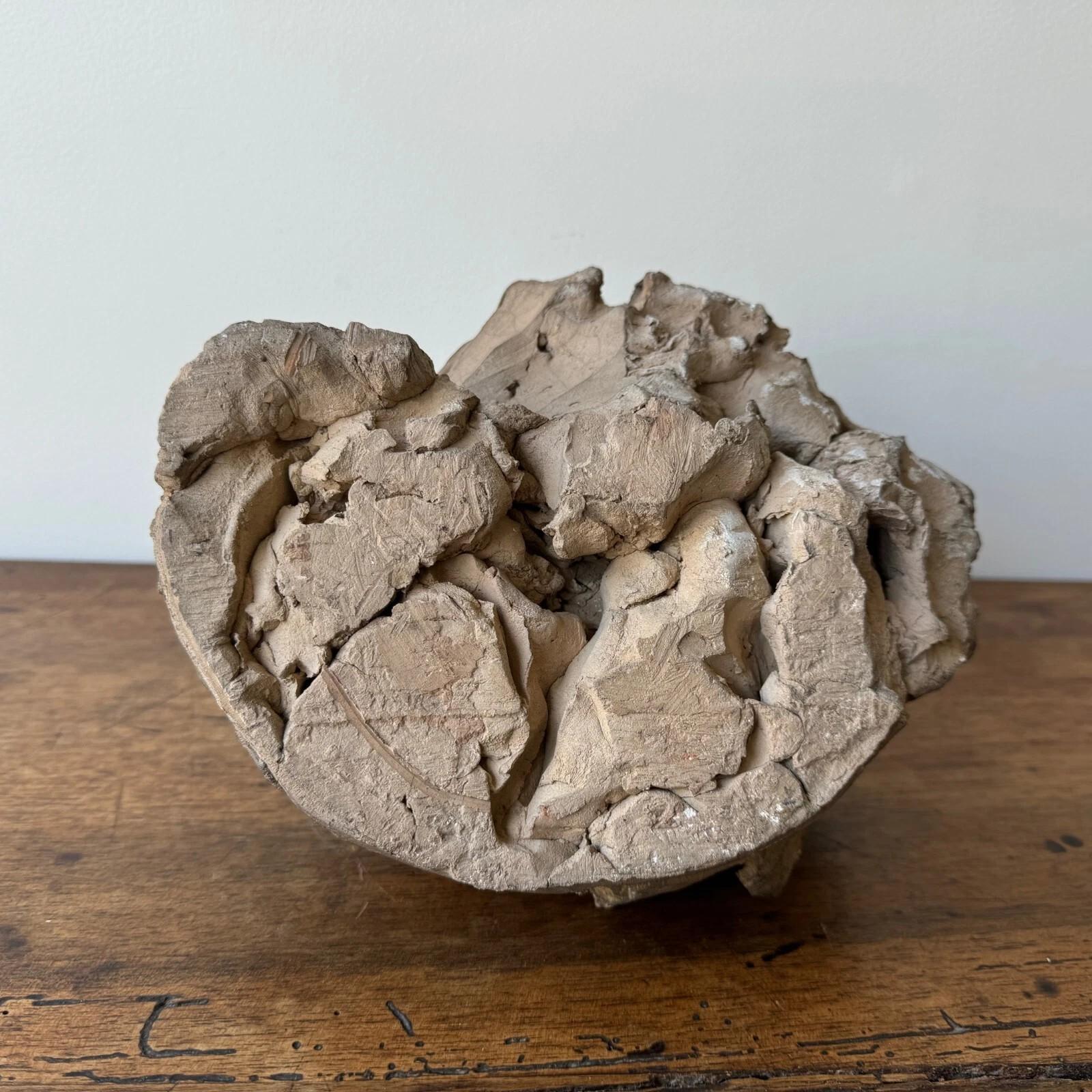 Studio plaster by Ch. Filleul – child embracing a nude woman, 20th century In Good Condition For Sale In NANTES, FR