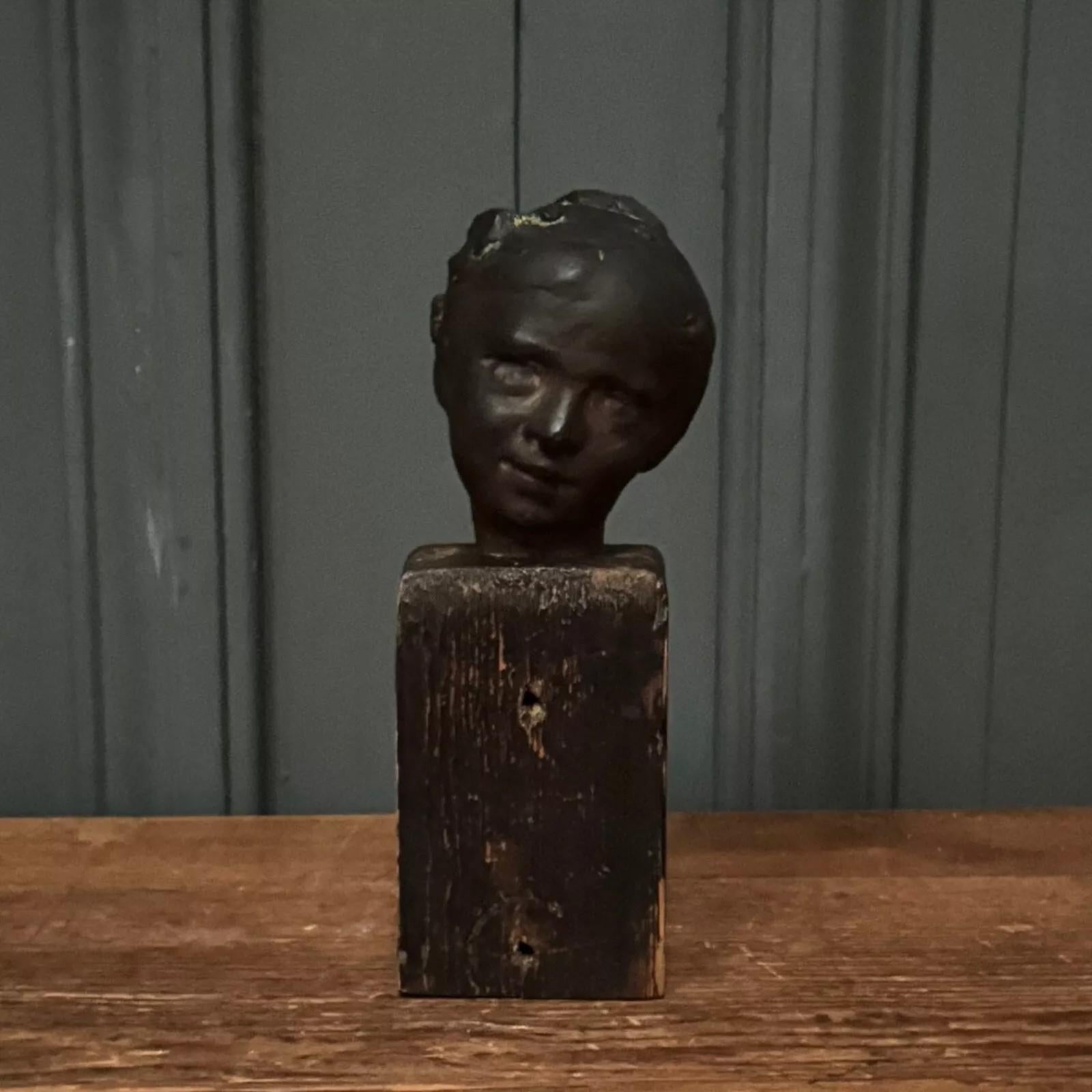 Néoclassique Studio plaster by Charles Filleul depicting a young boy. en vente