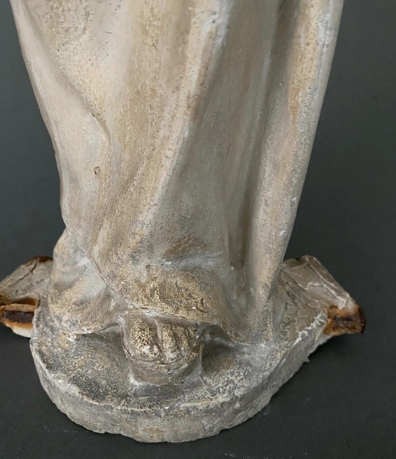 Studio plaster statue by Charles Filleul – Woman with a fan, 20th century. For Sale 4