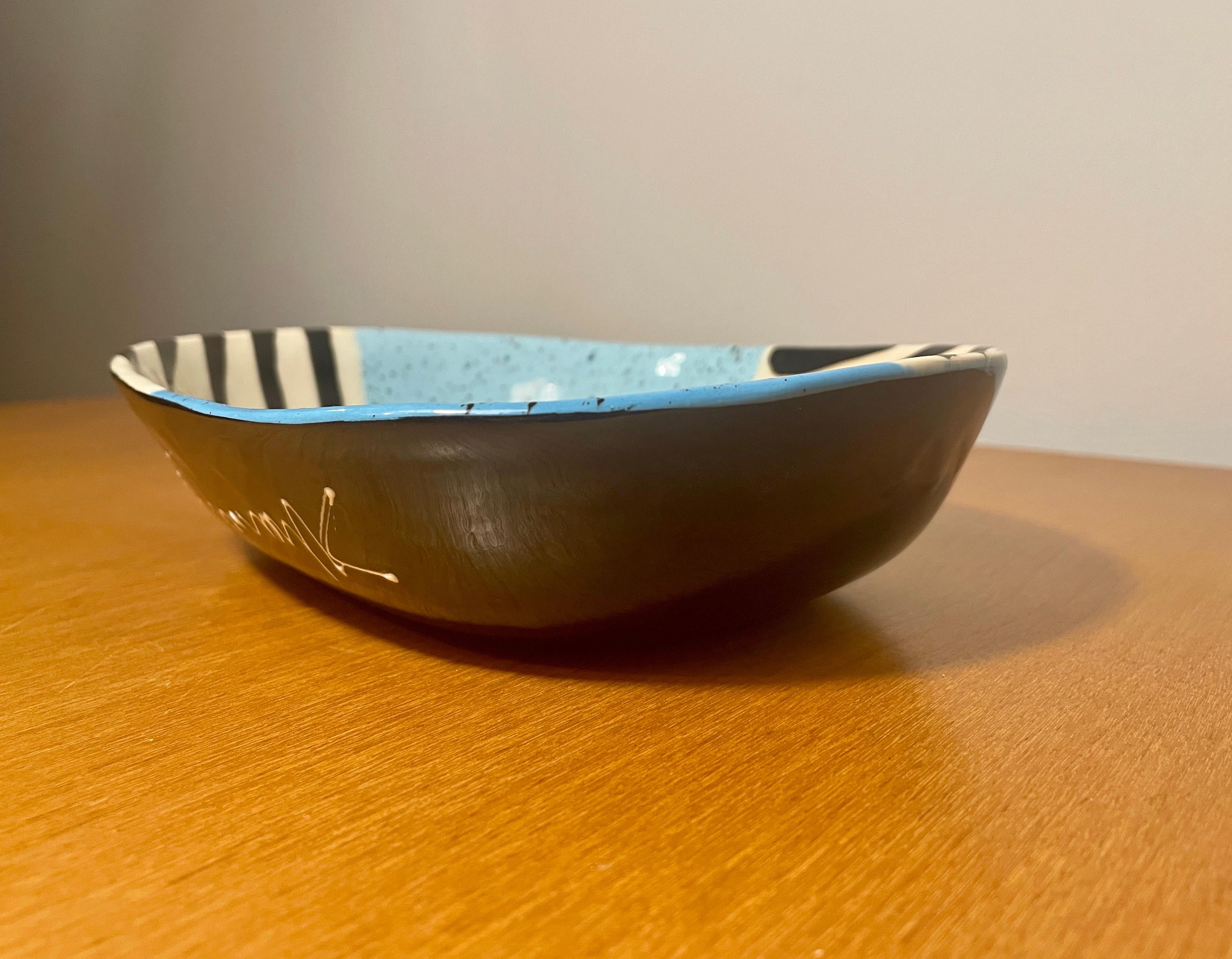 20th Century Studio Pottery Blue and Black Splatter Glazed Slab Bowl For Sale