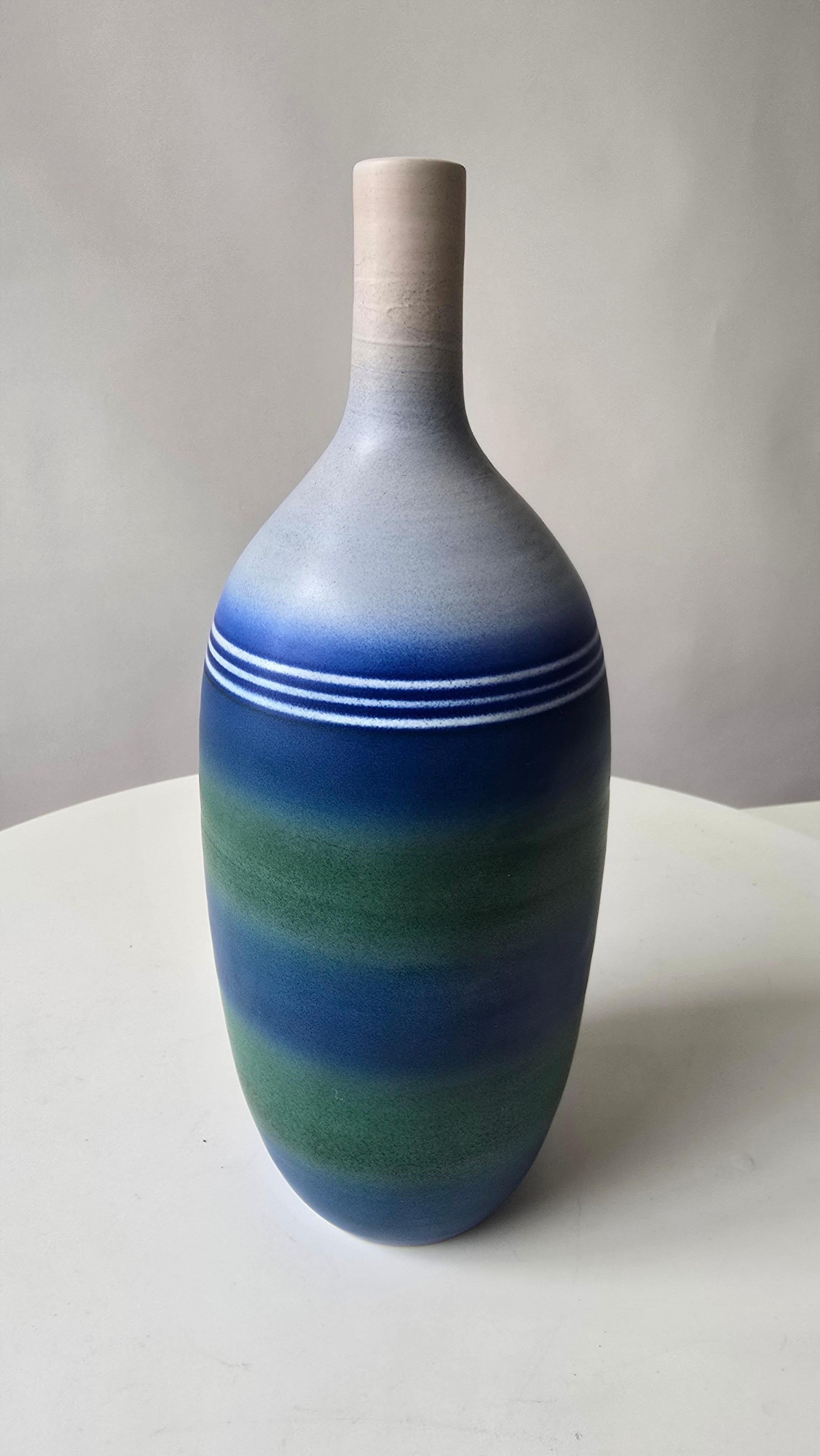 Mid-Century moderno Vaso a bottiglia in Studio Pottery - firmato 