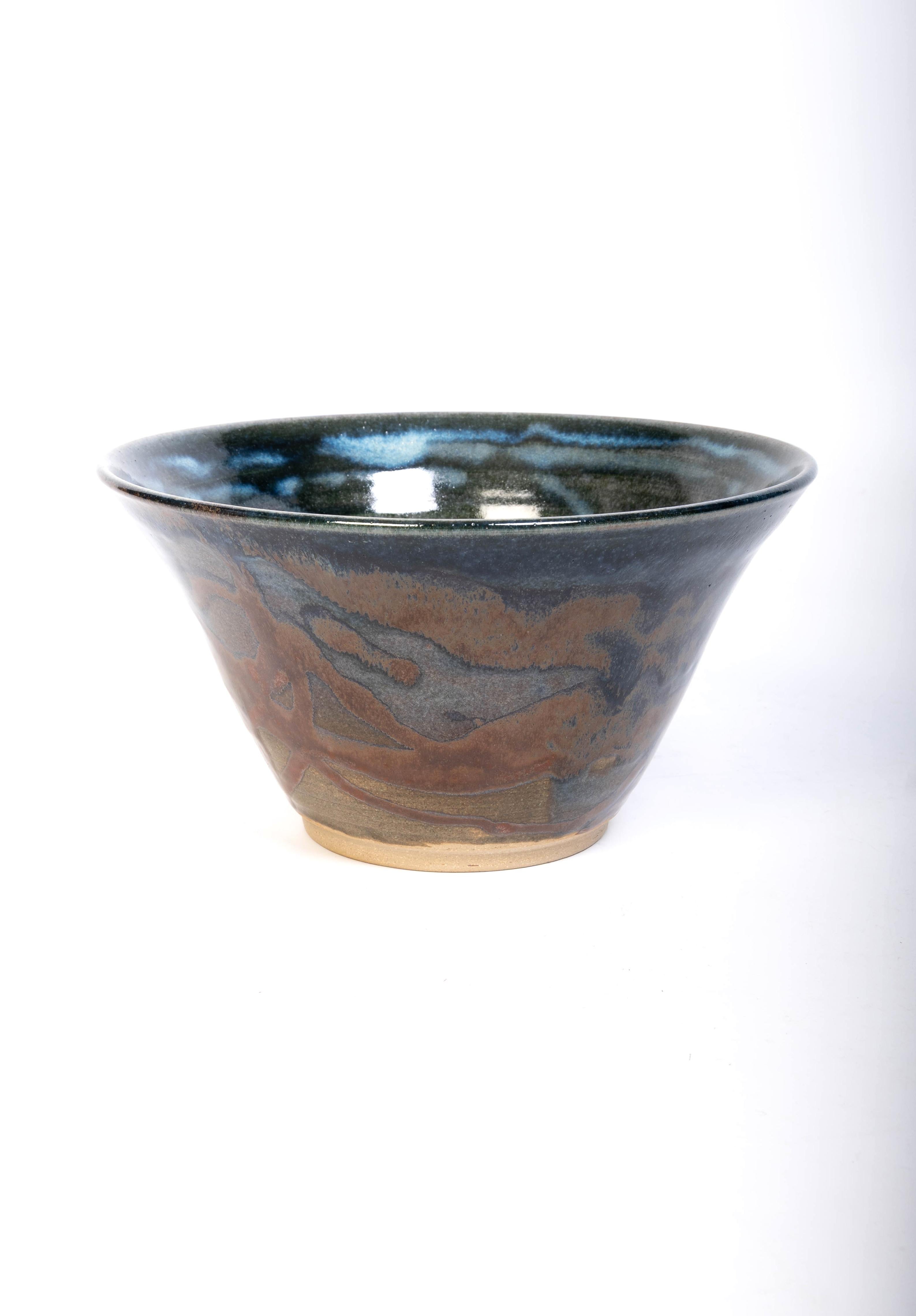 Studio Pottery Bowl, Cornwall, England In Good Condition For Sale In London, GB