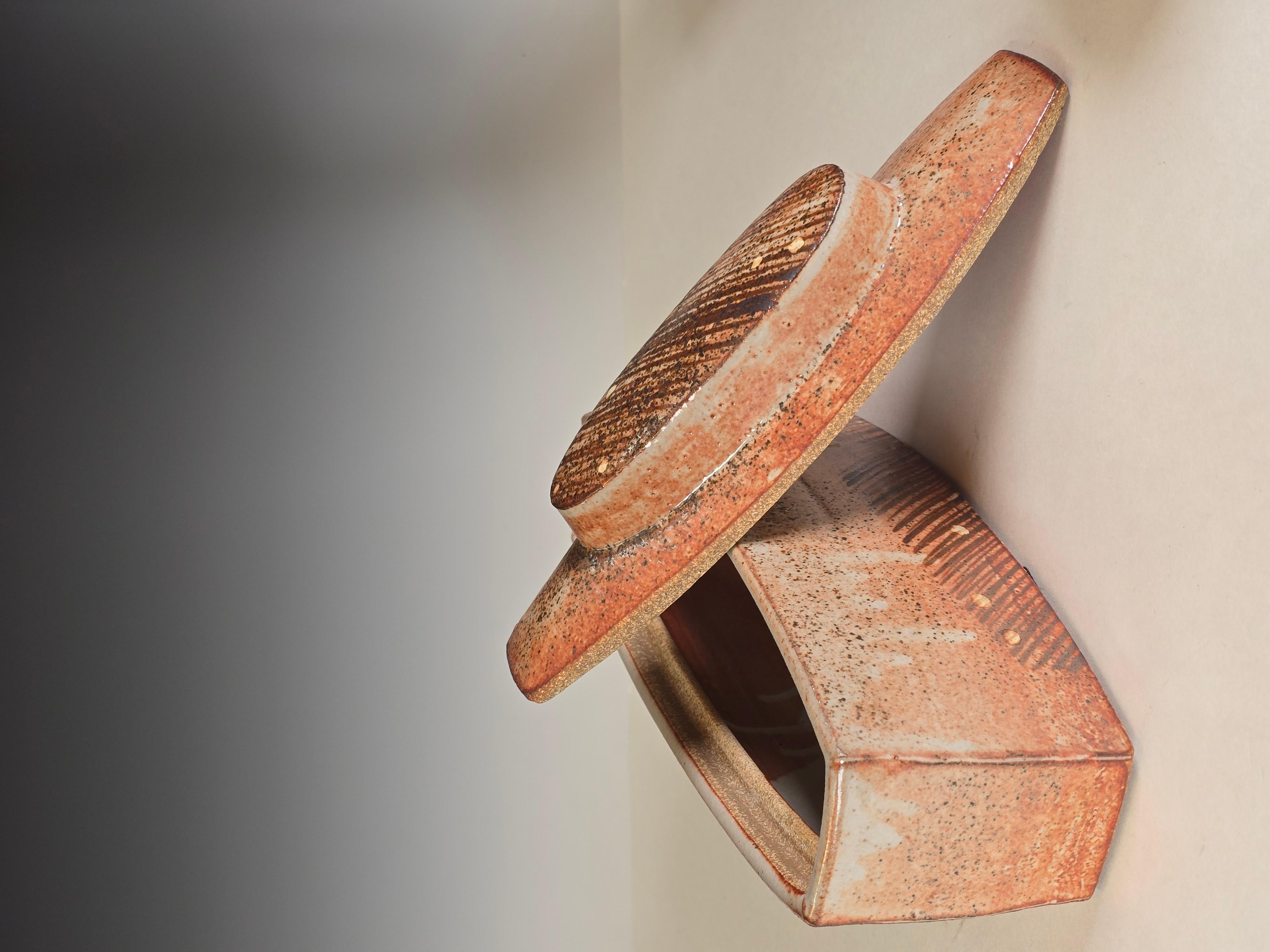 Studio Pottery Box di Sequoia Miller In condizioni buone in vendita a Kilmarnock, VA