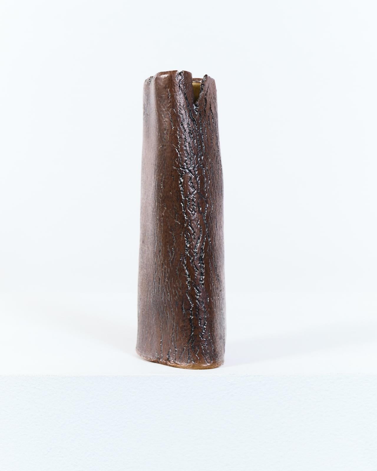 Grès cuit au feu de bois
H19 x L7 x P4,5 cm