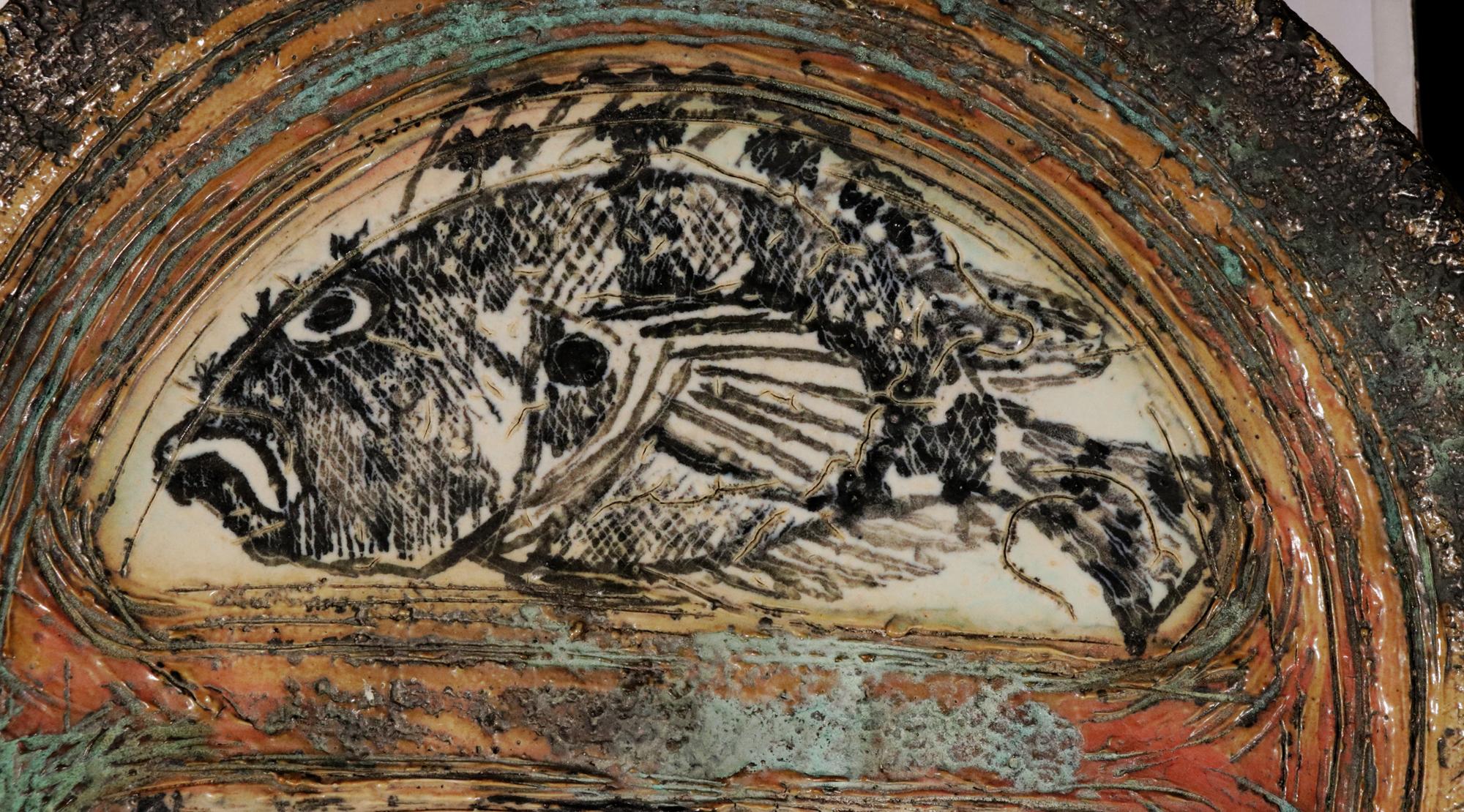 Studio Pottery Double Fish Dish, Dated 2003 In Good Condition For Sale In Downingtown, PA