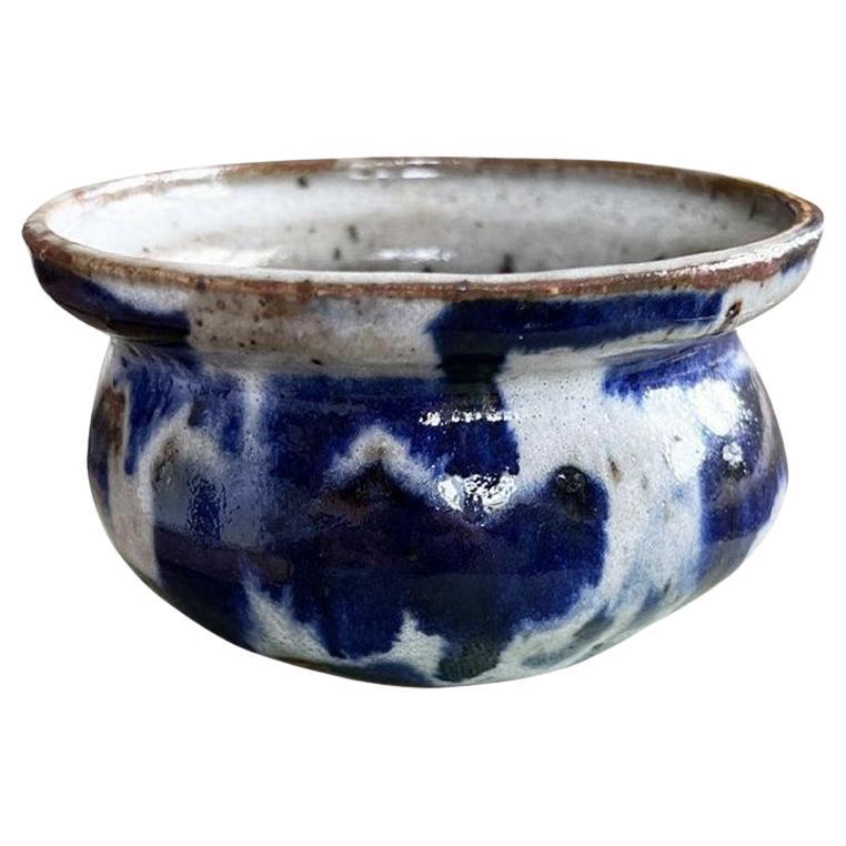Studio Pottery Earthenware Bowl in Flow Blue and White - Signed 1972 For Sale