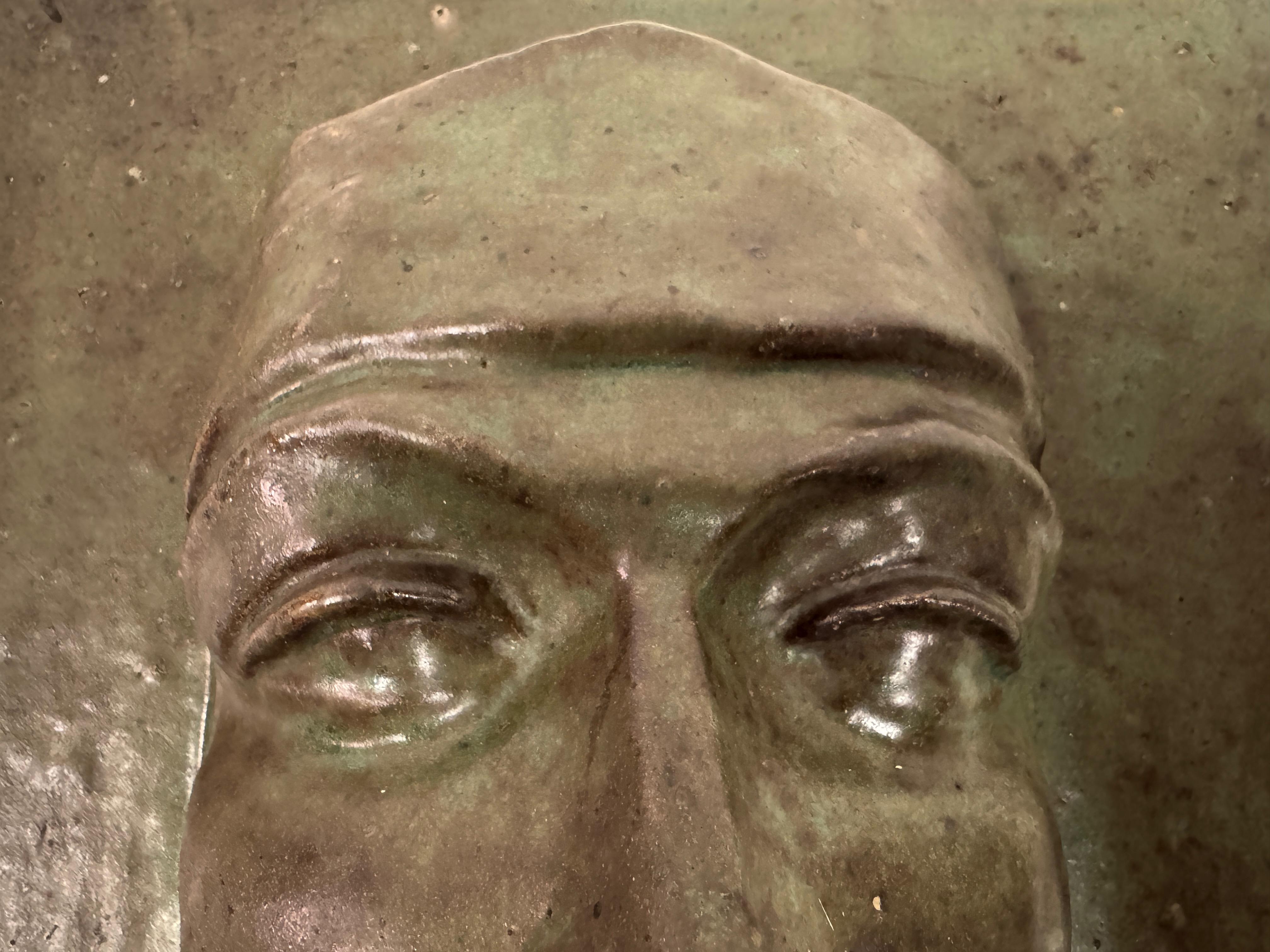 20ième siècle Plaque de visage en Studio Pottery, milieu du 20e siècle en vente