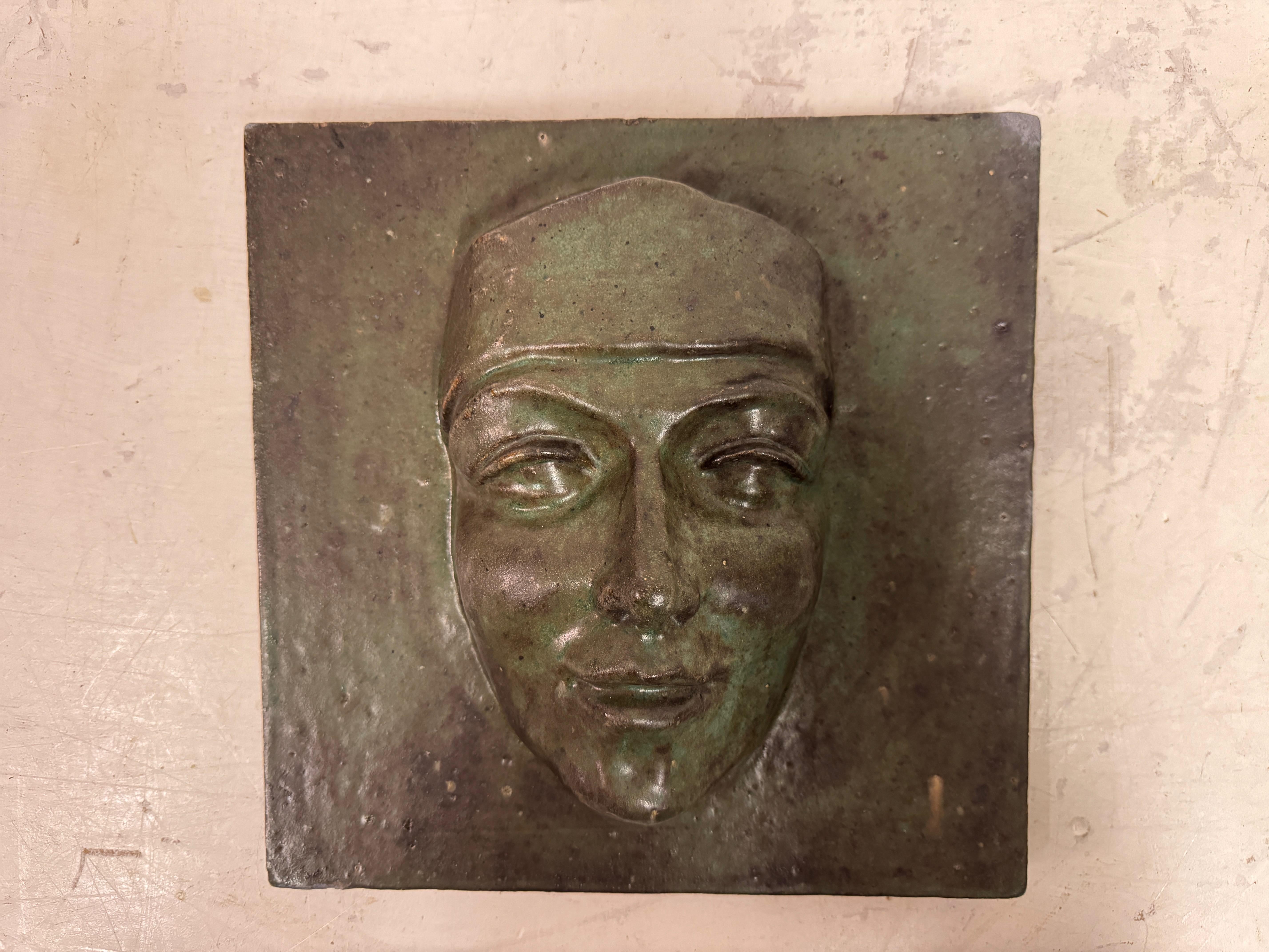 Céramique Plaque de visage en Studio Pottery, milieu du 20e siècle en vente