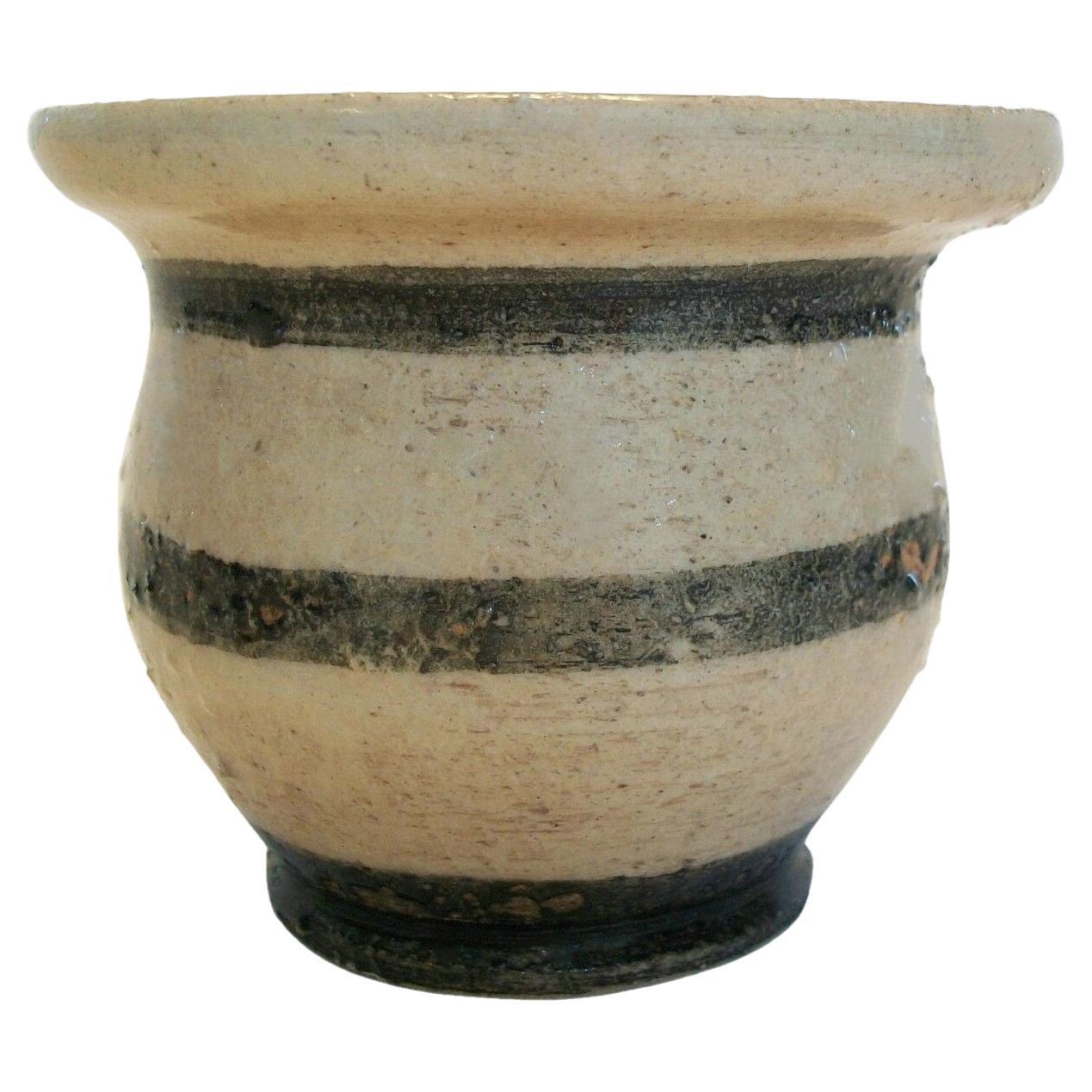 Studio Pottery Vase émaillé et décoré - Signé - Canada - Fin du 20e siècle en vente