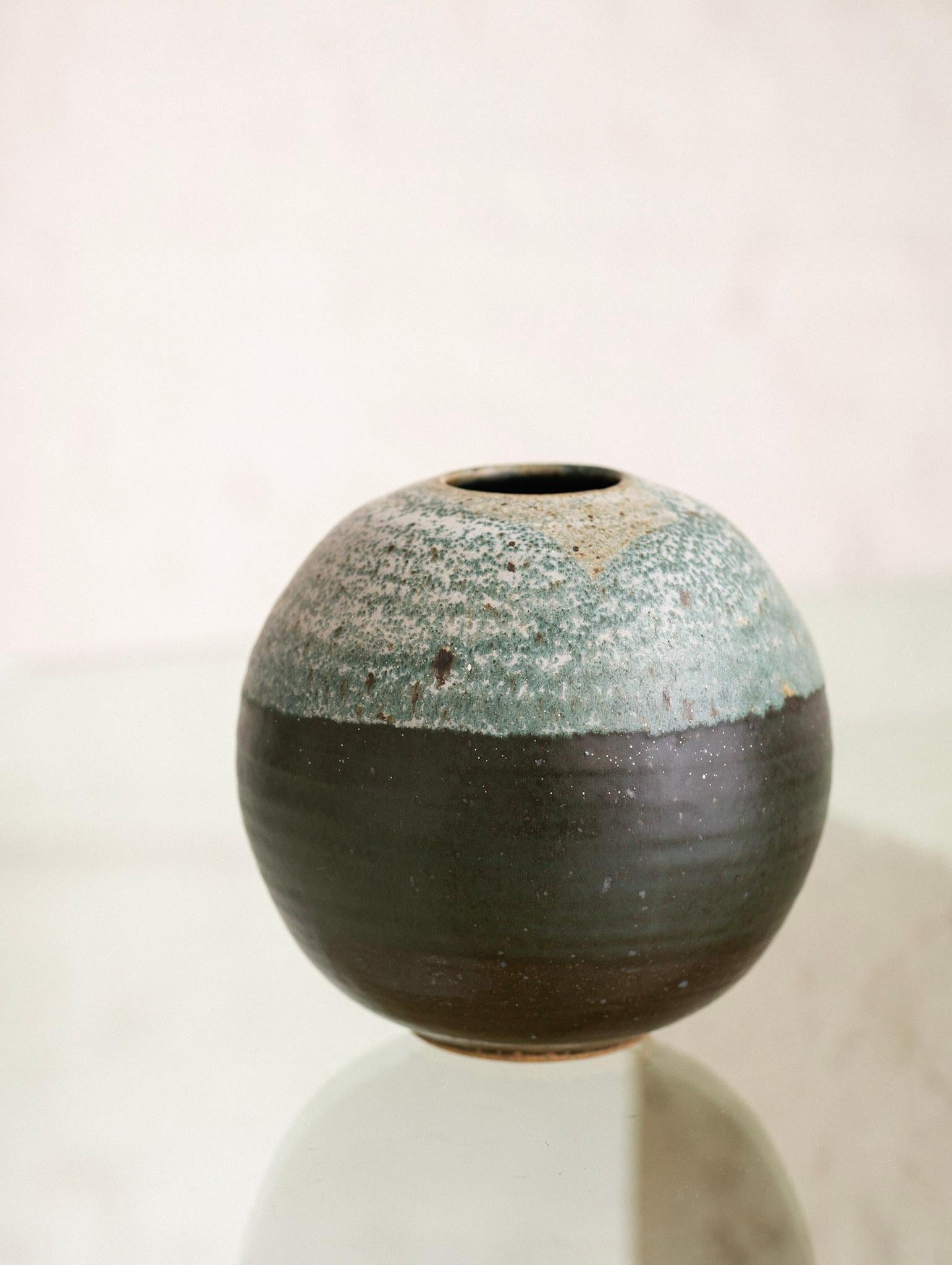 Mid-Century Modern Studio Pottery Globe Form Vase For Sale