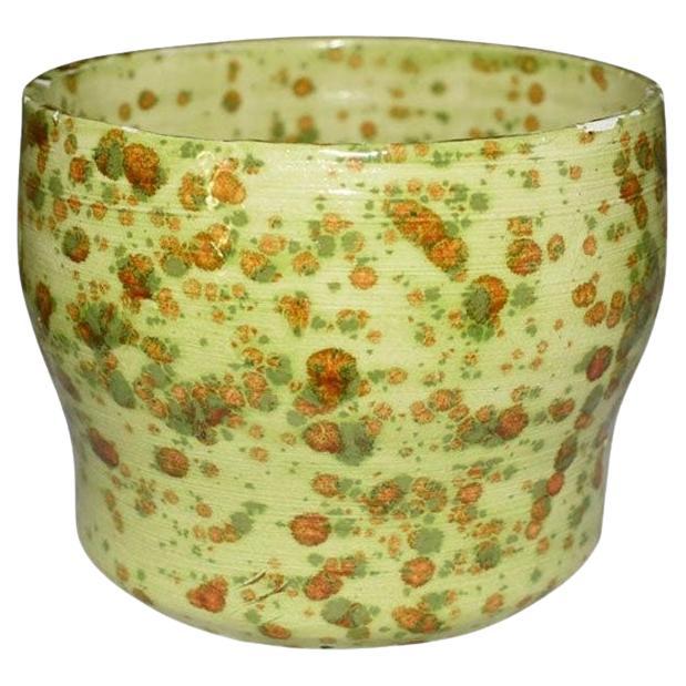 Jardinière ou bol en poterie vert citron et rouge signé Studio Pottery, années 1970