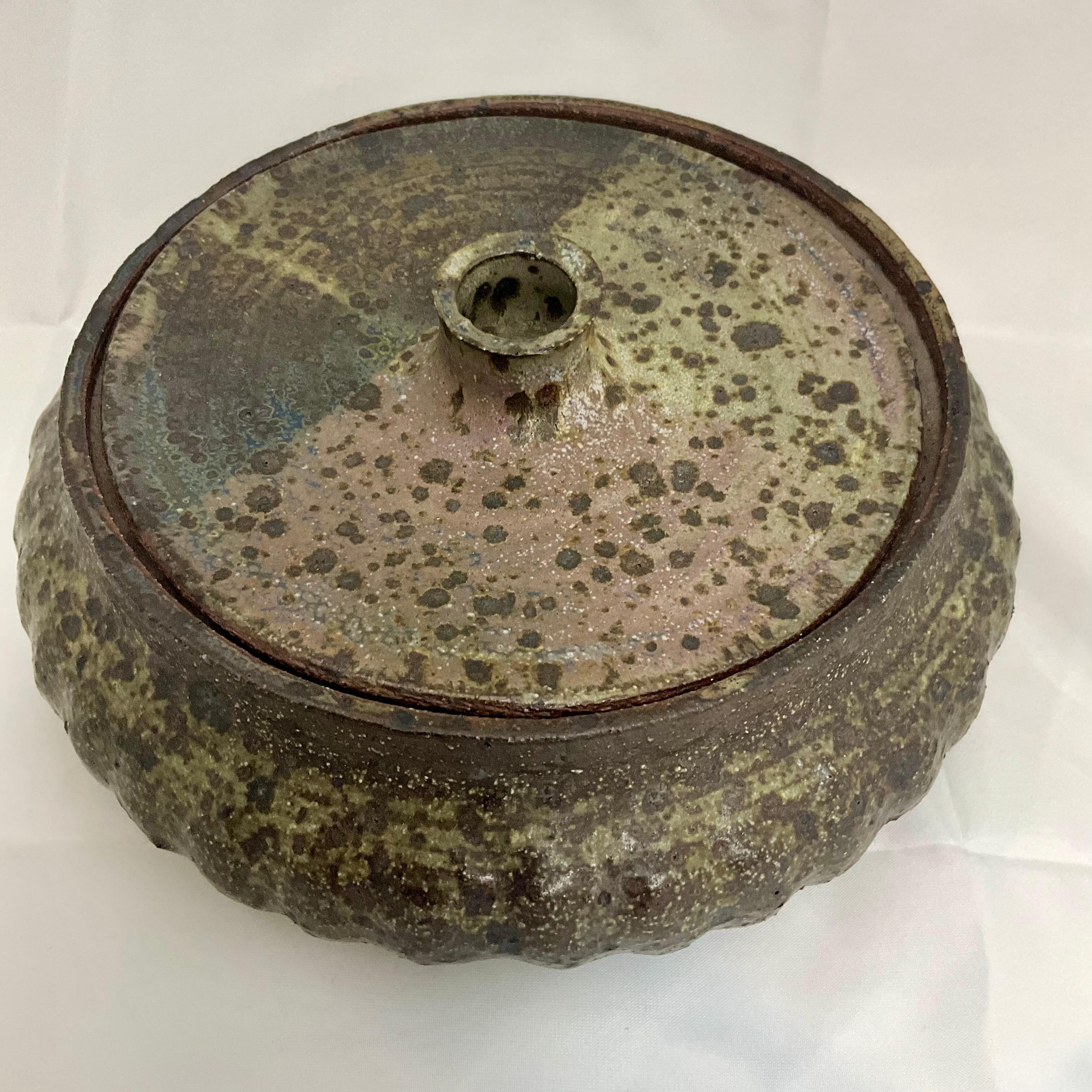 Studio  Pottery Mid 20th Century  Circular Lidded Box In Good Condition For Sale In West Palm Beach, US