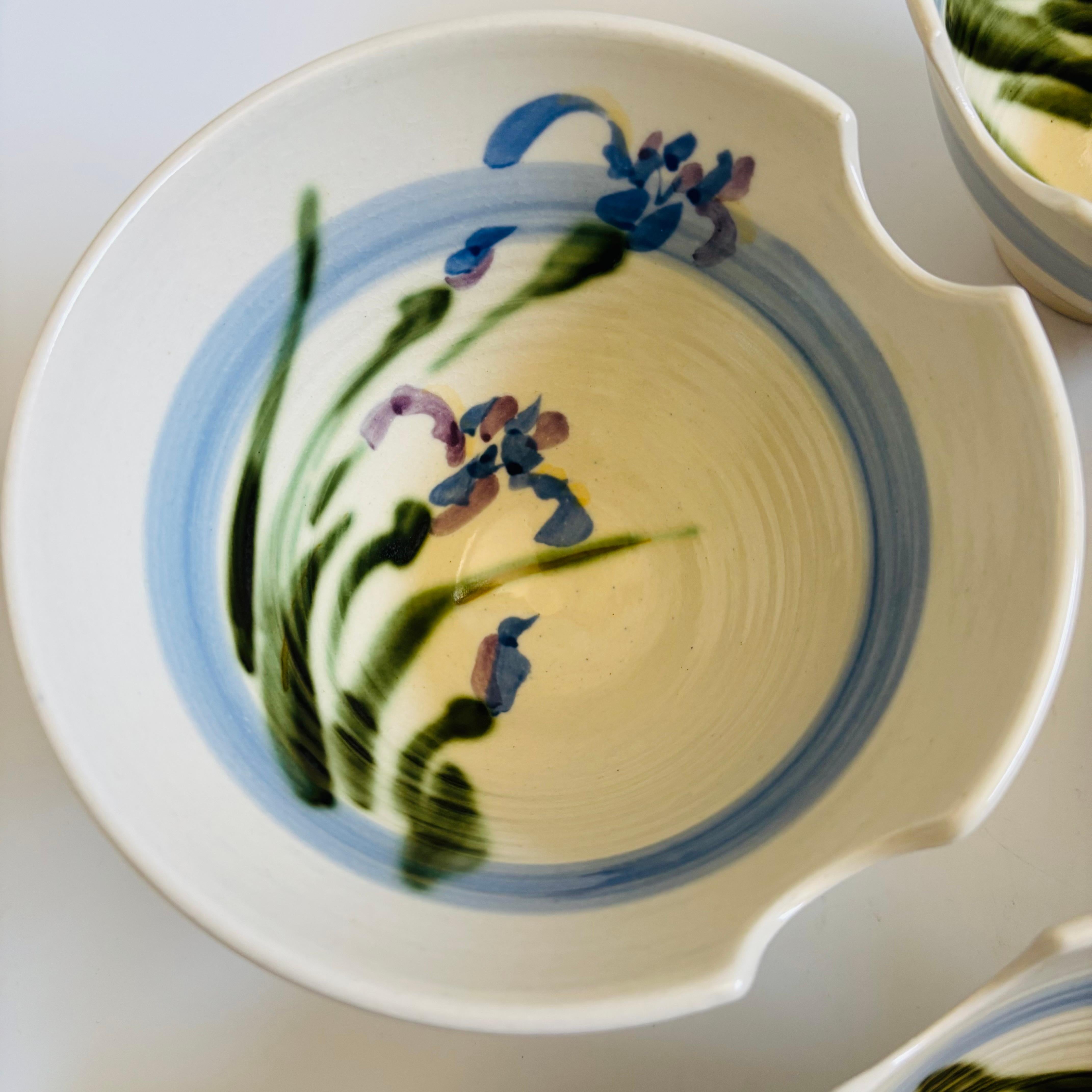 Bols à nouilles avec porte-baguettes de Studio Pottery - Lot de 4 en vente 1