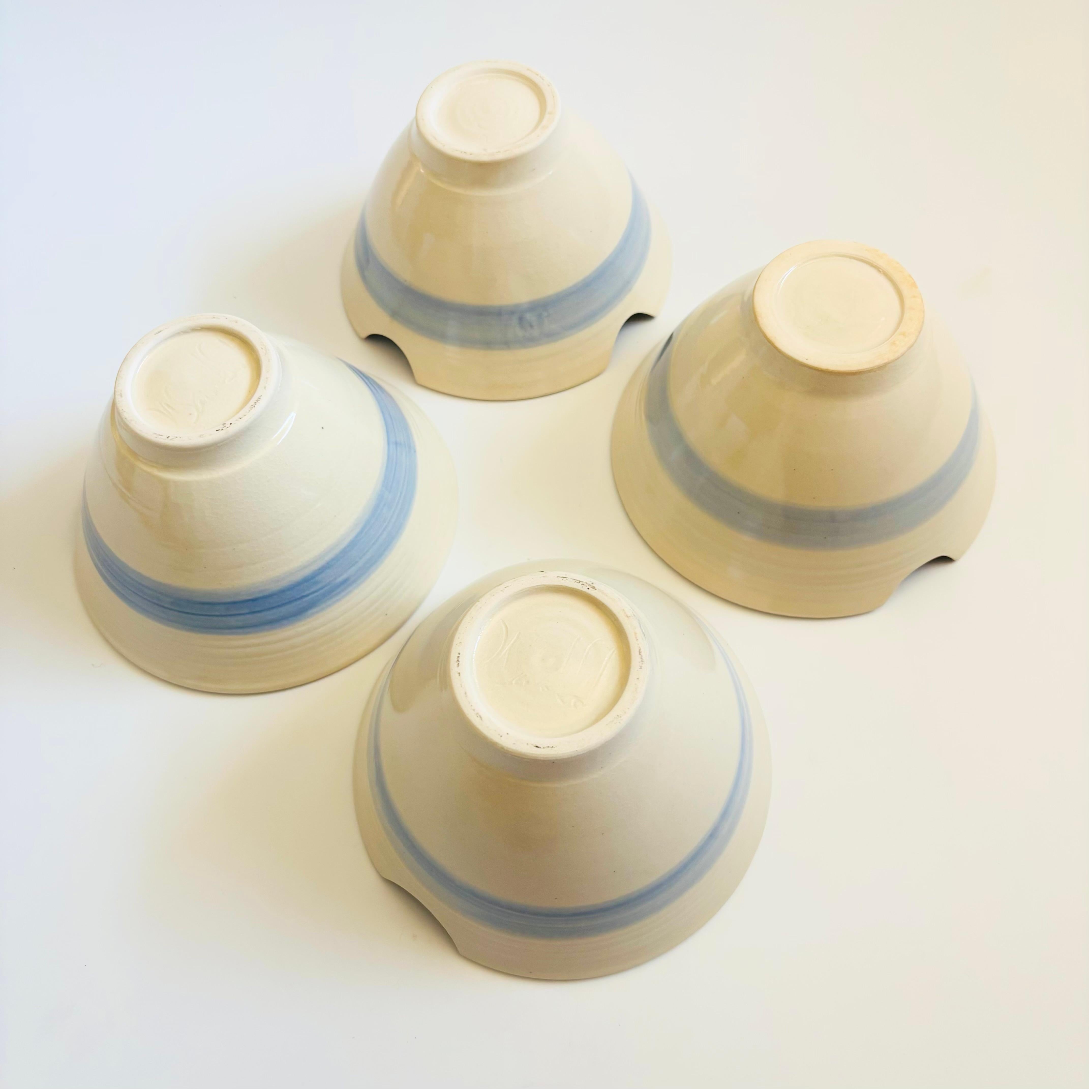 Bols à nouilles avec porte-baguettes de Studio Pottery - Lot de 4 en vente 2