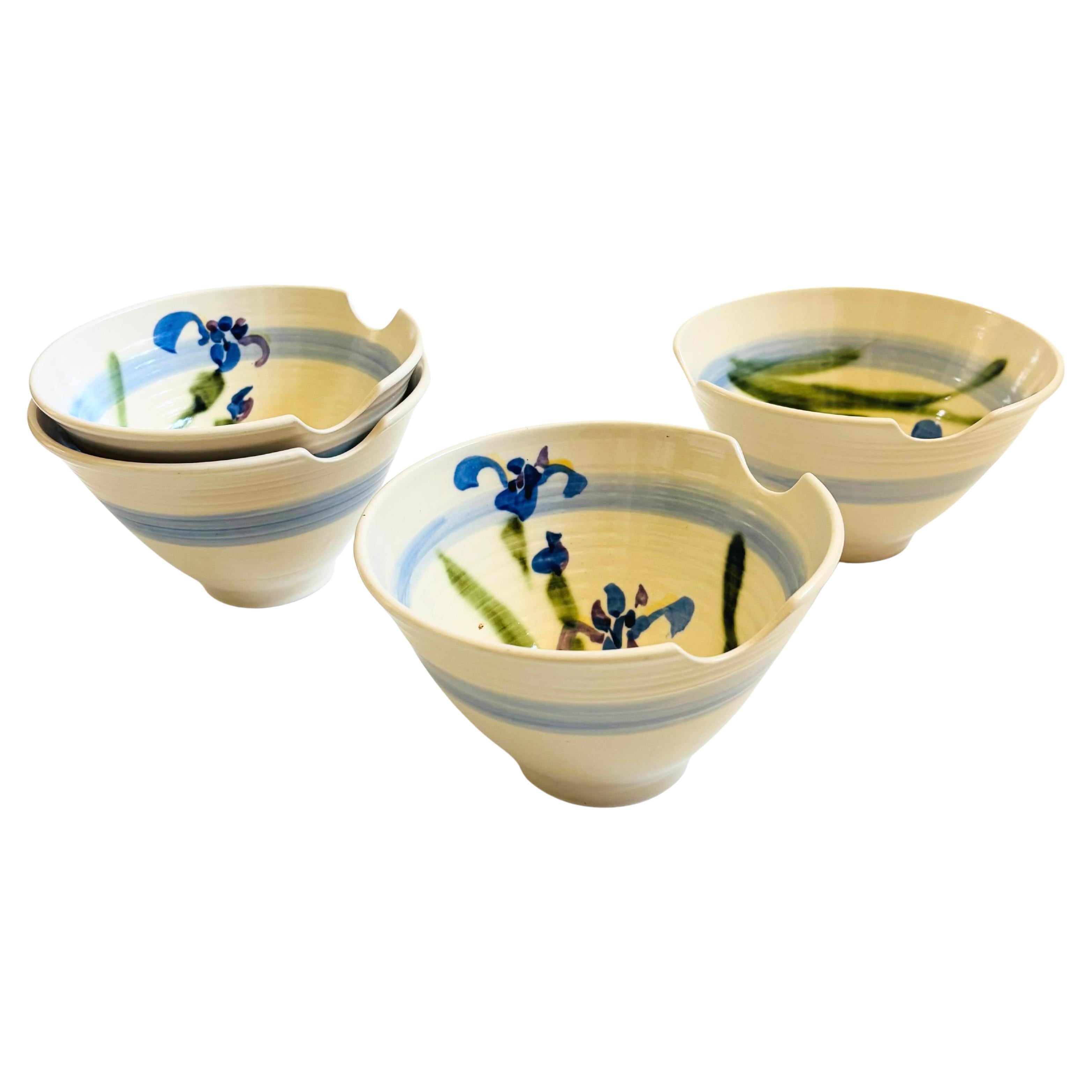 Bols à nouilles avec porte-baguettes de Studio Pottery - Lot de 4 en vente