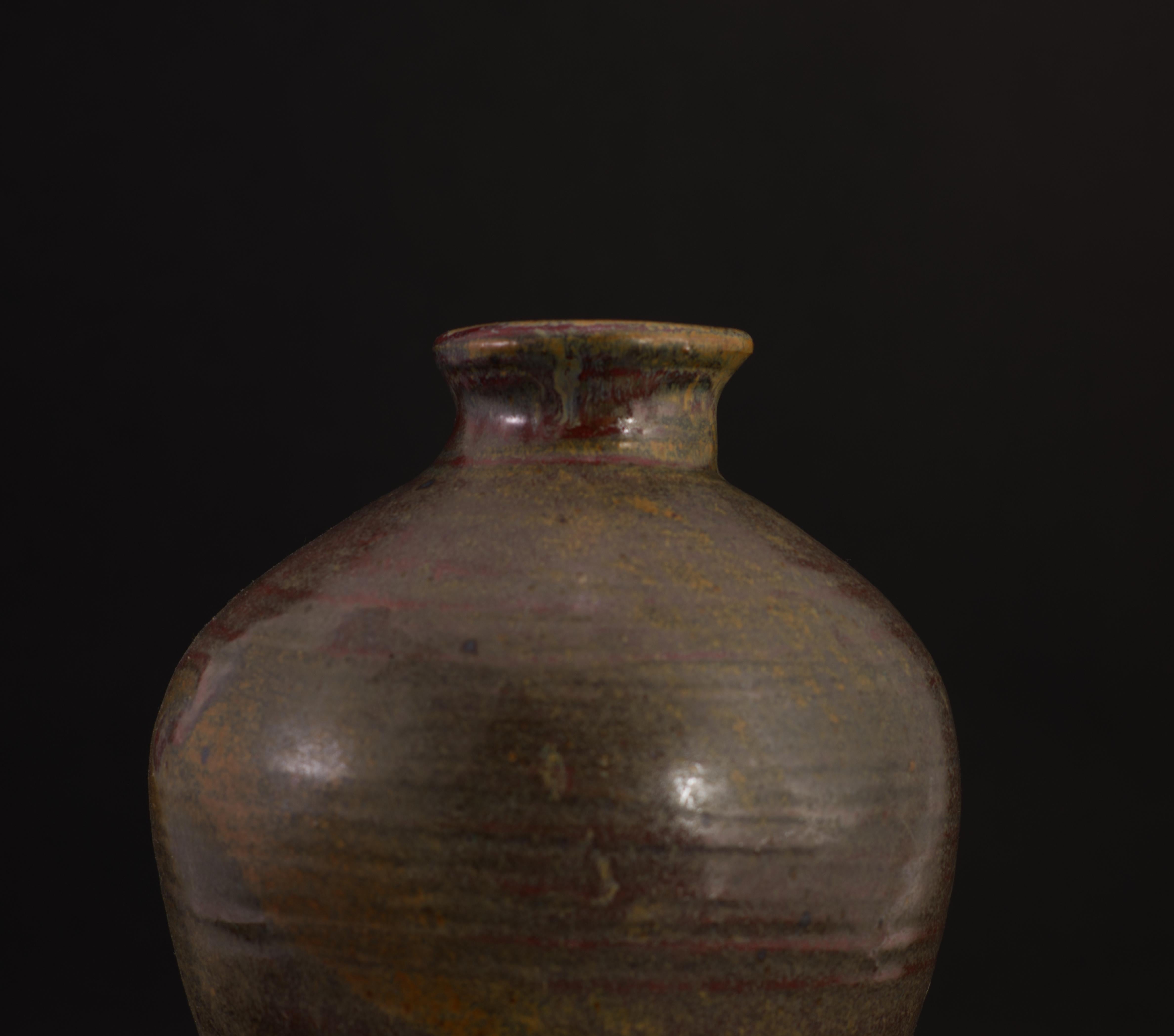 Studio Pottery Handgedrehte Vase in Brauntönen, signiert (amerikanisch) im Angebot