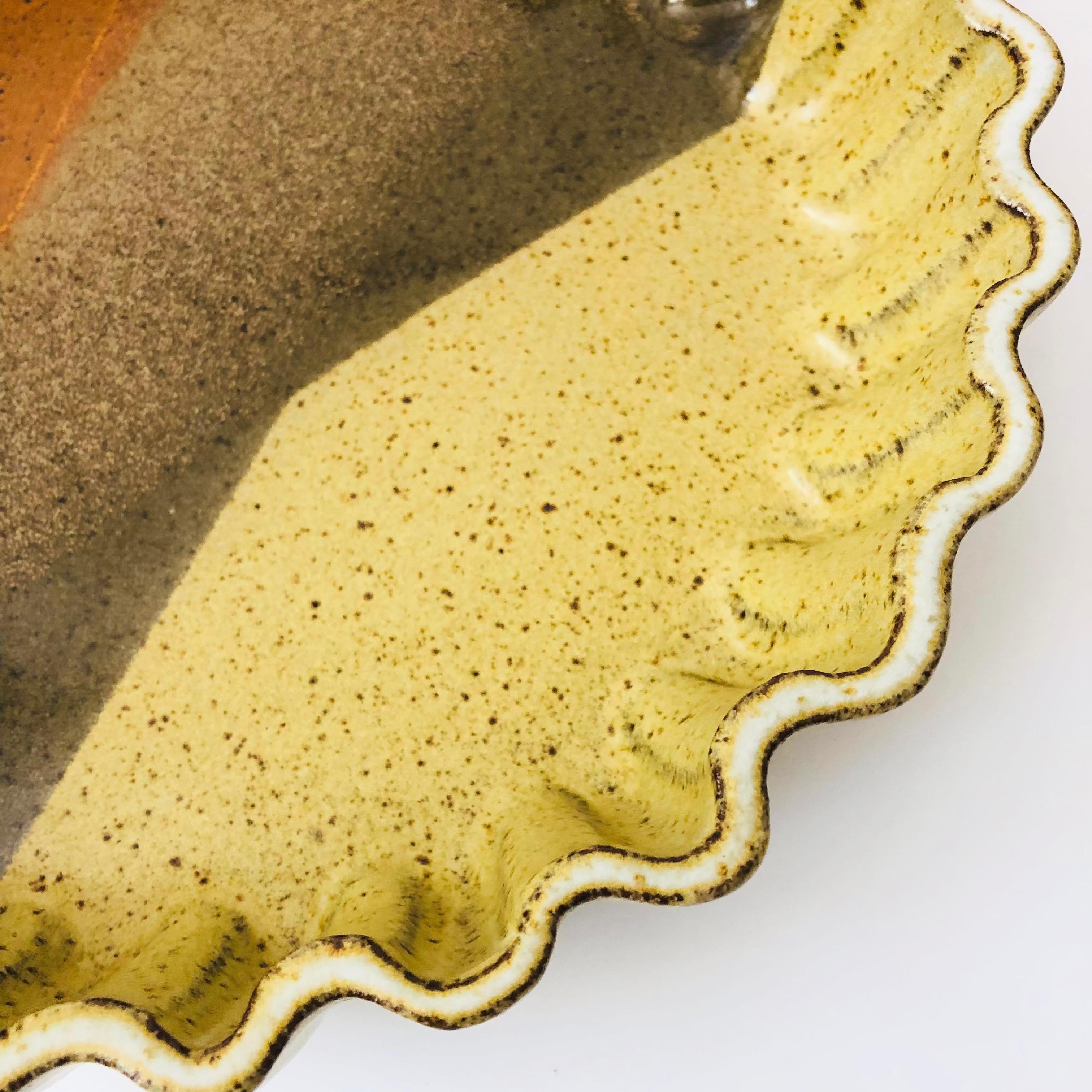 20ième siècle Plat à quiche de Studio Pottery en vente
