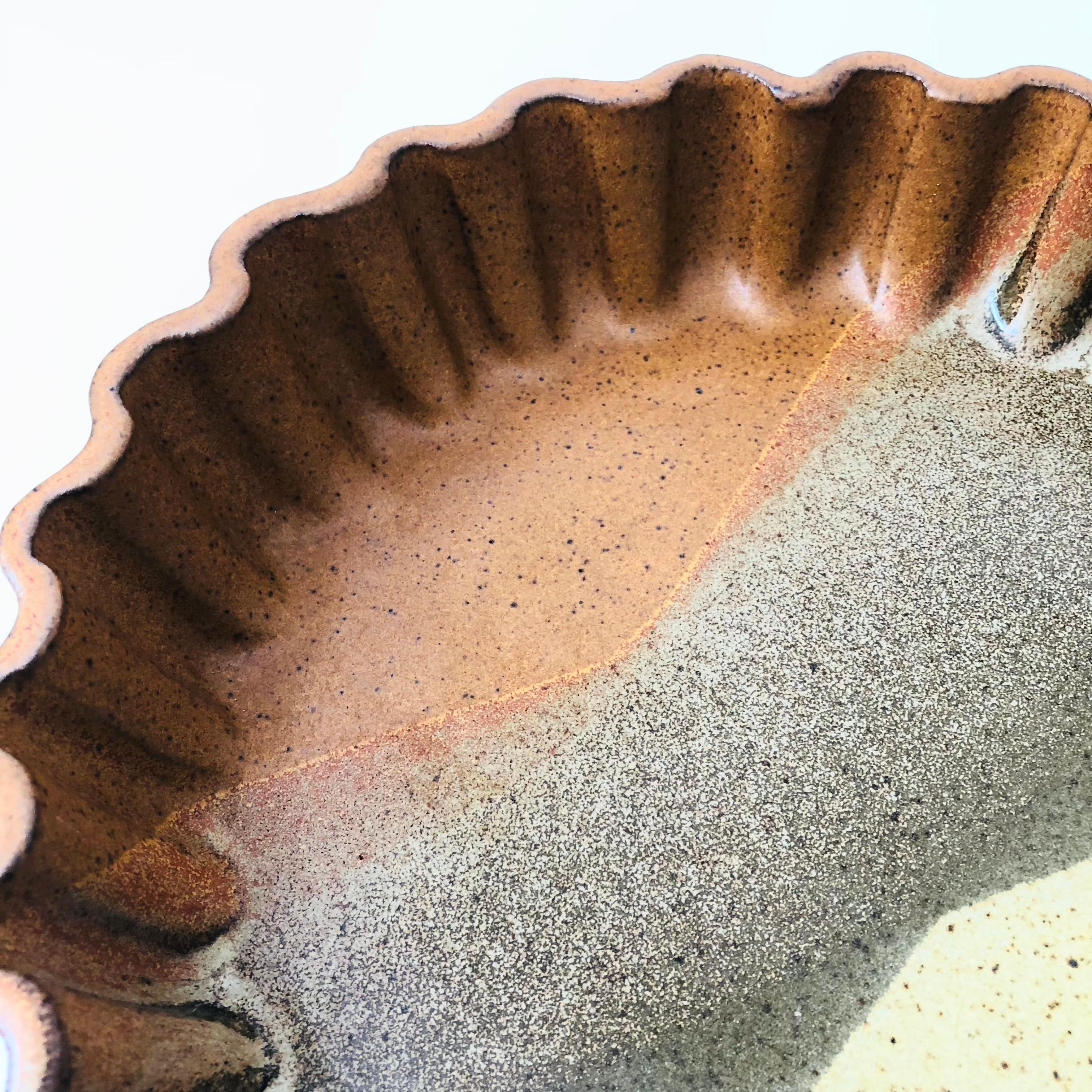 Poteries Plat à quiche de Studio Pottery en vente