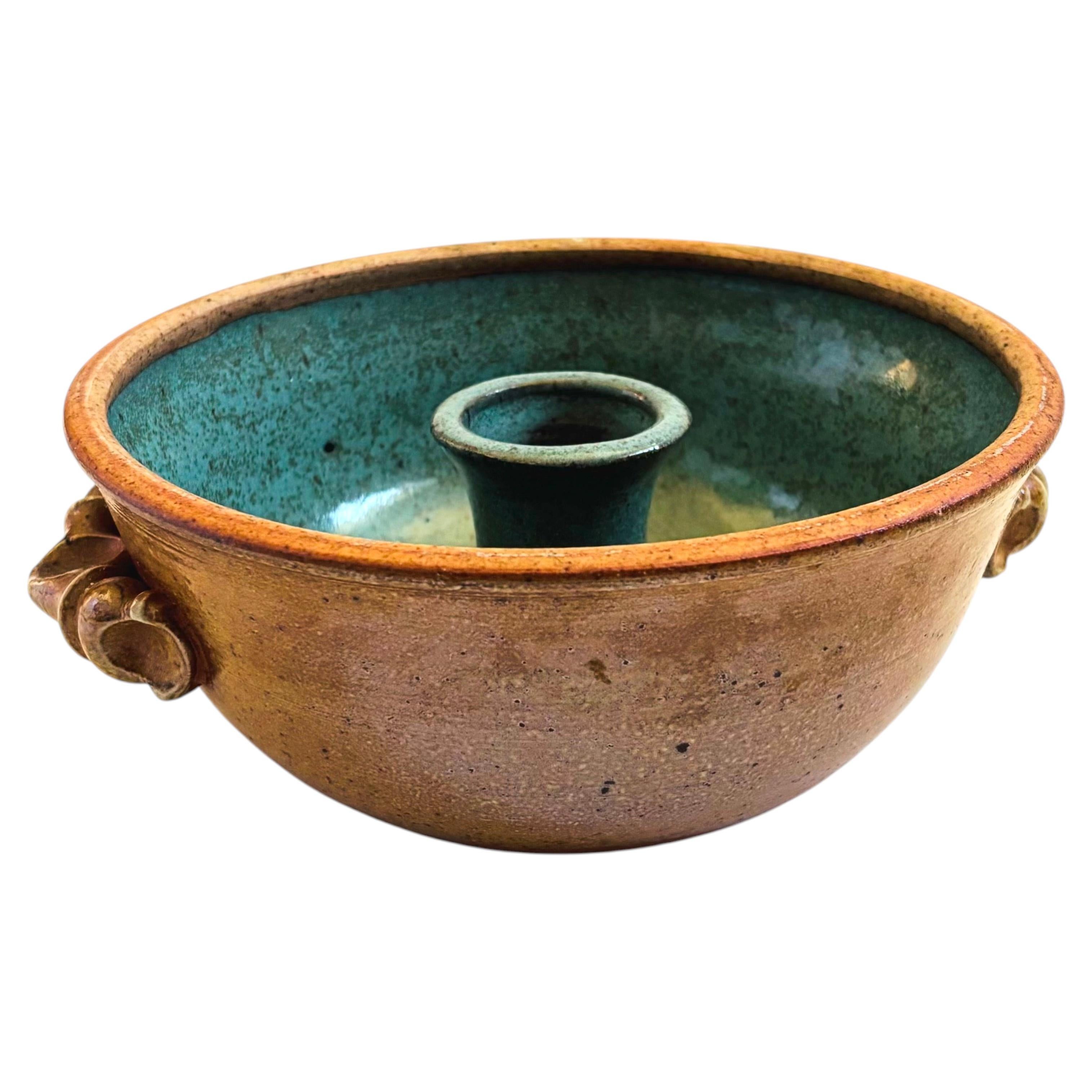 Studio Pottery Serving Bowl with Turquoise Interior en venta