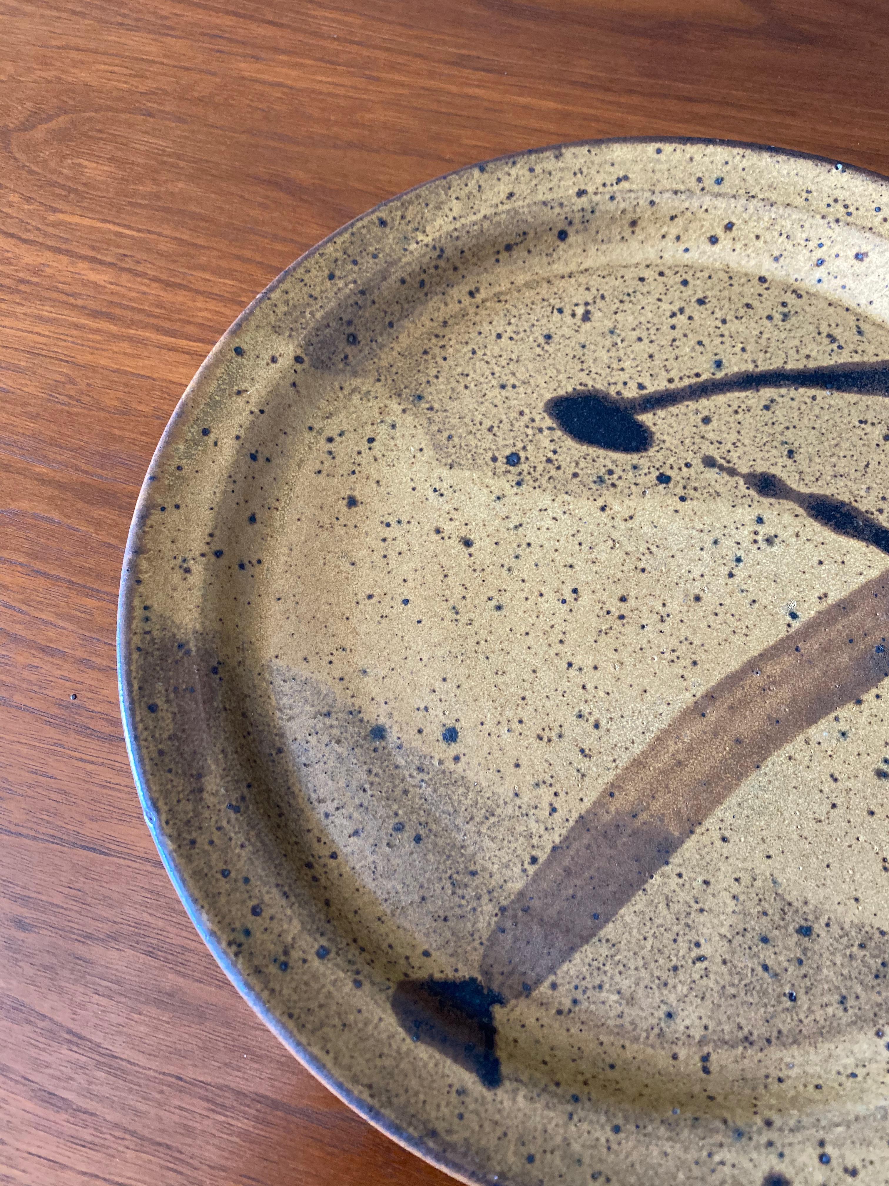 Studio Pottery Signed Charger, circa 1970 In Good Condition For Sale In Costa Mesa, CA