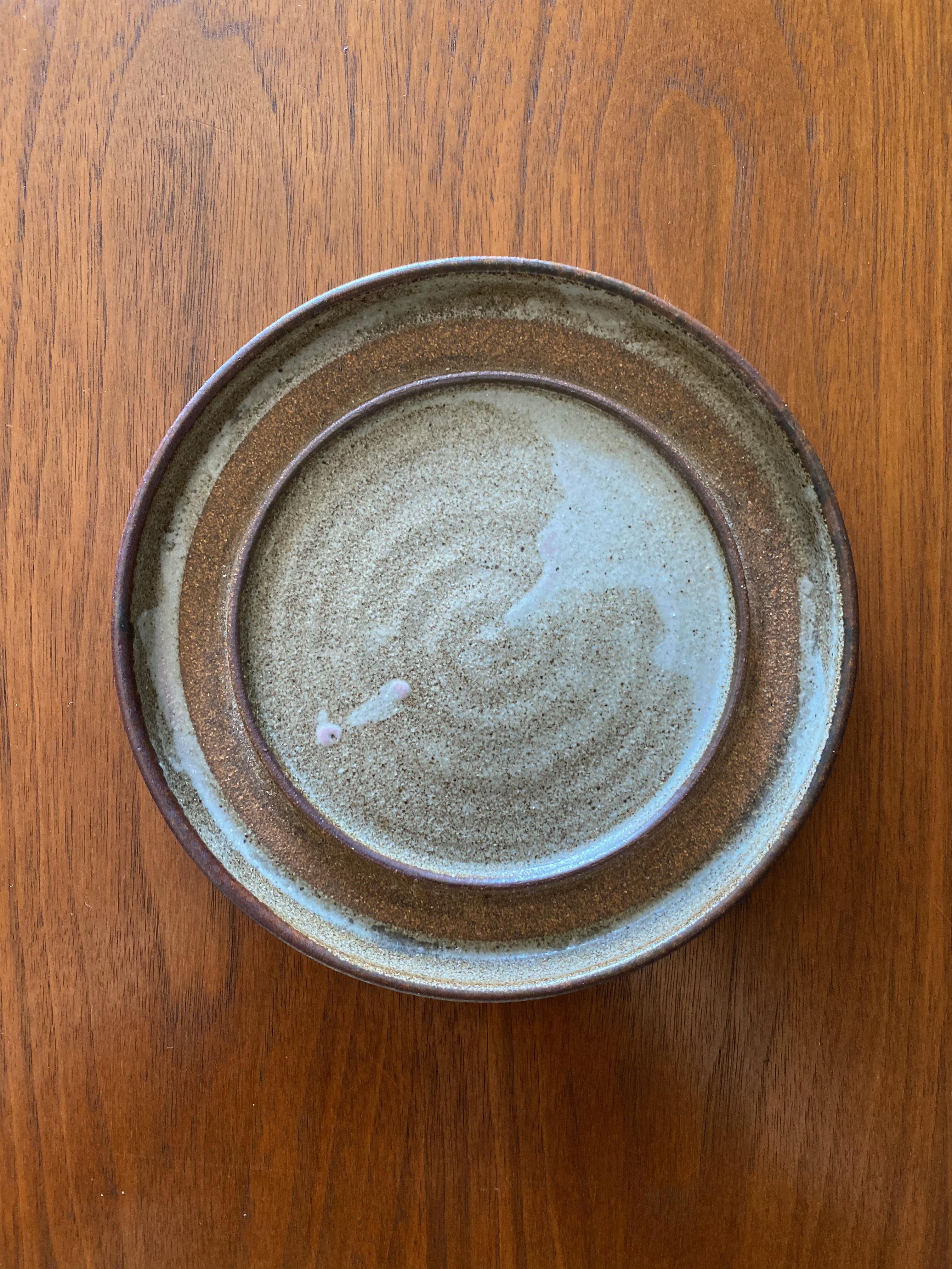 20th Century Studio Pottery Signed Lidded Plate, circa 1976 For Sale