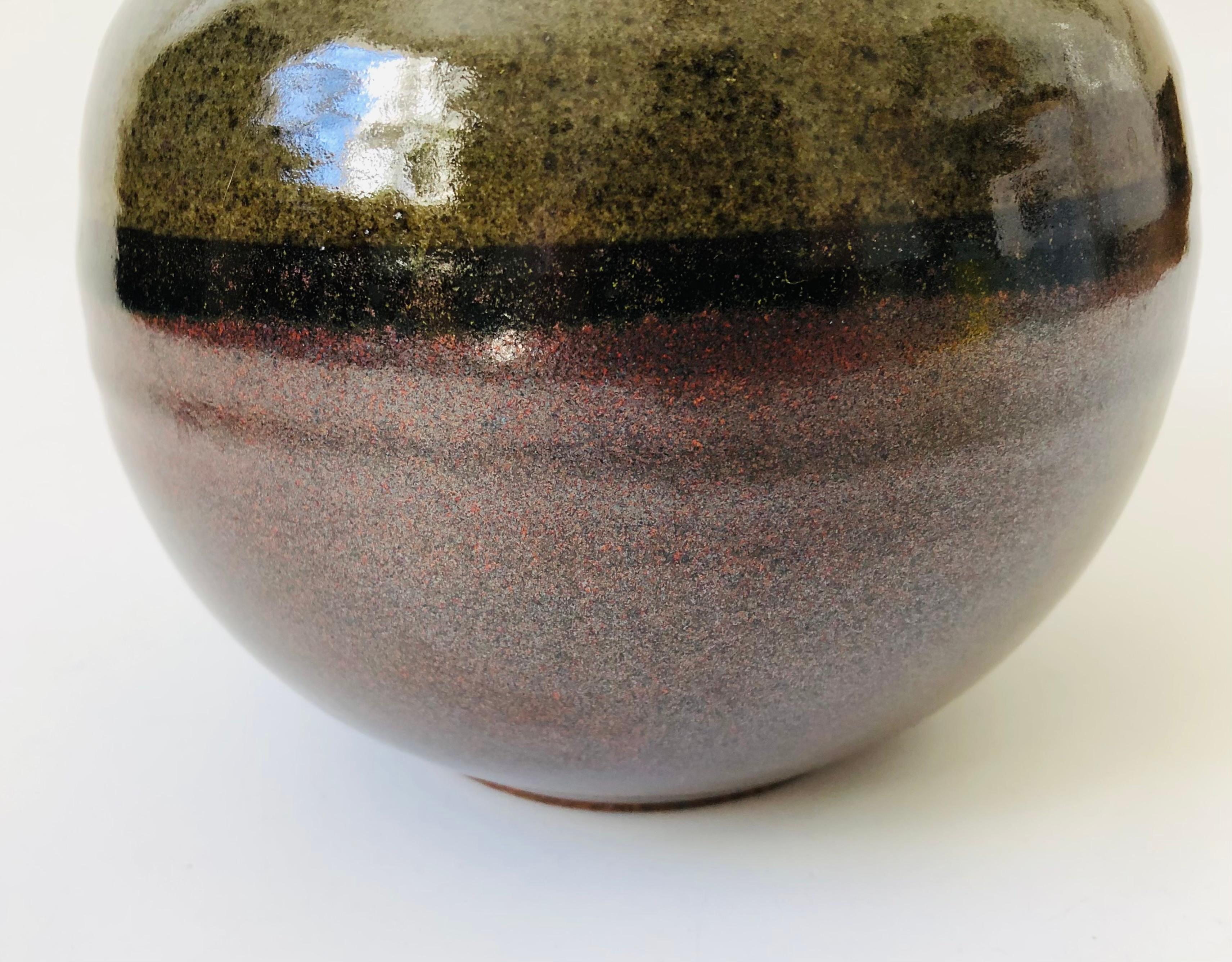 Studio Pottery Sphere Container In Good Condition For Sale In Vallejo, CA