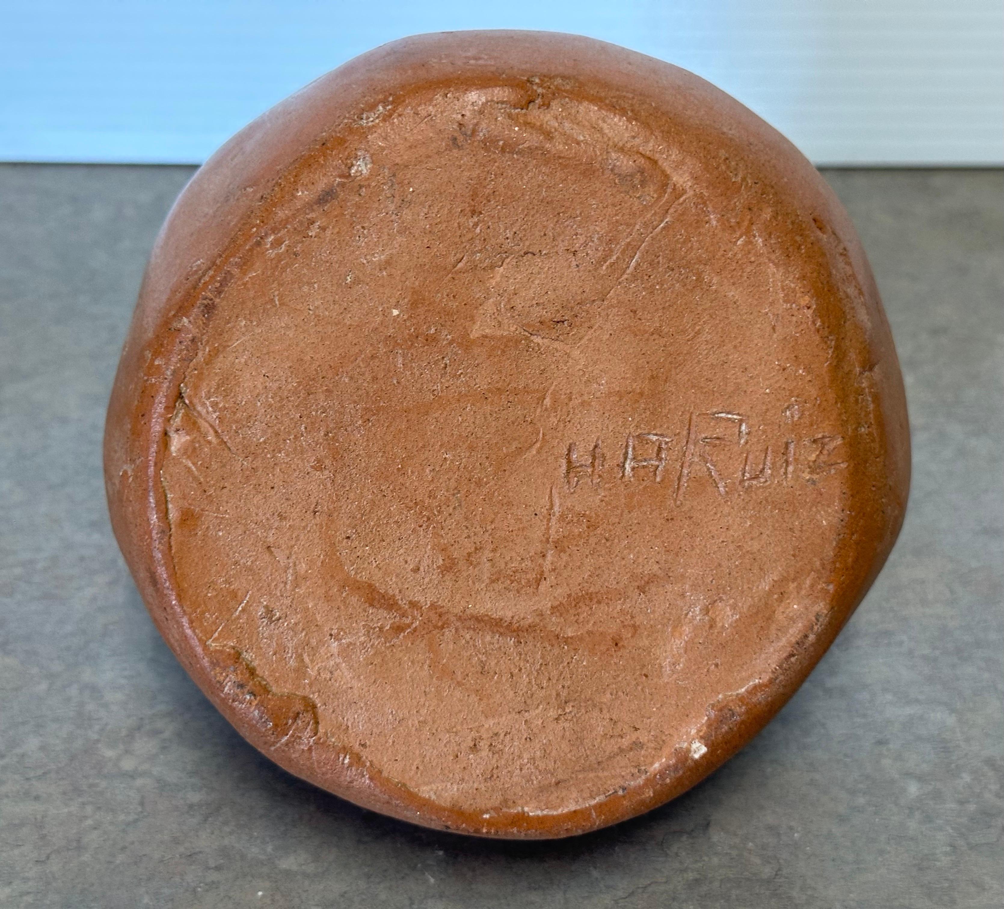 Grès porcellanato Studio Pottery Vaso a forma di vulcano in gres di H. H. Ruiz in vendita