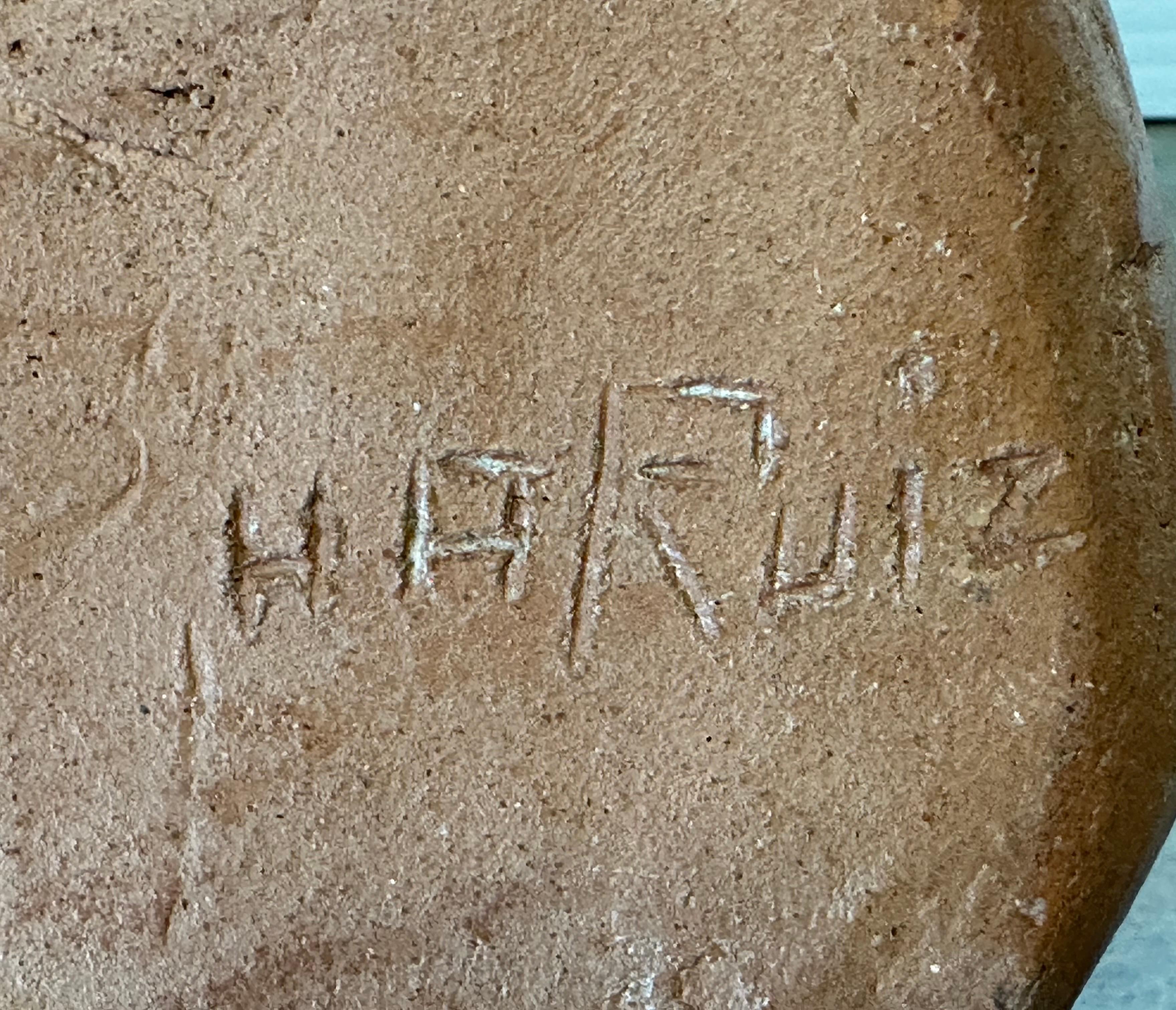 Studio Pottery Vaso a forma di vulcano in gres di H. H. Ruiz in vendita 1