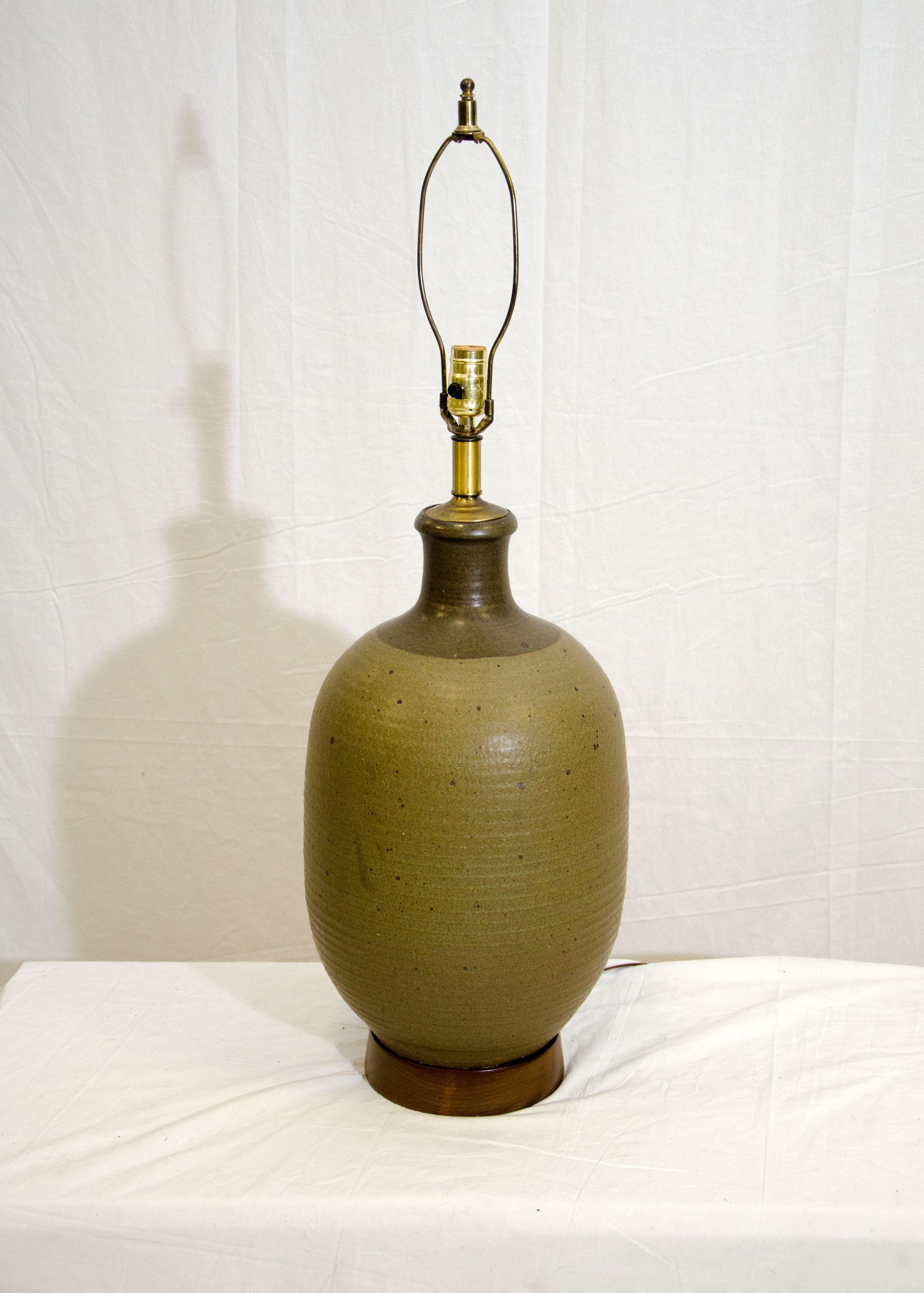 American Studio Pottery Table Lamp, Bob Kinzie for Affiliated Craftsmen Attribution For Sale