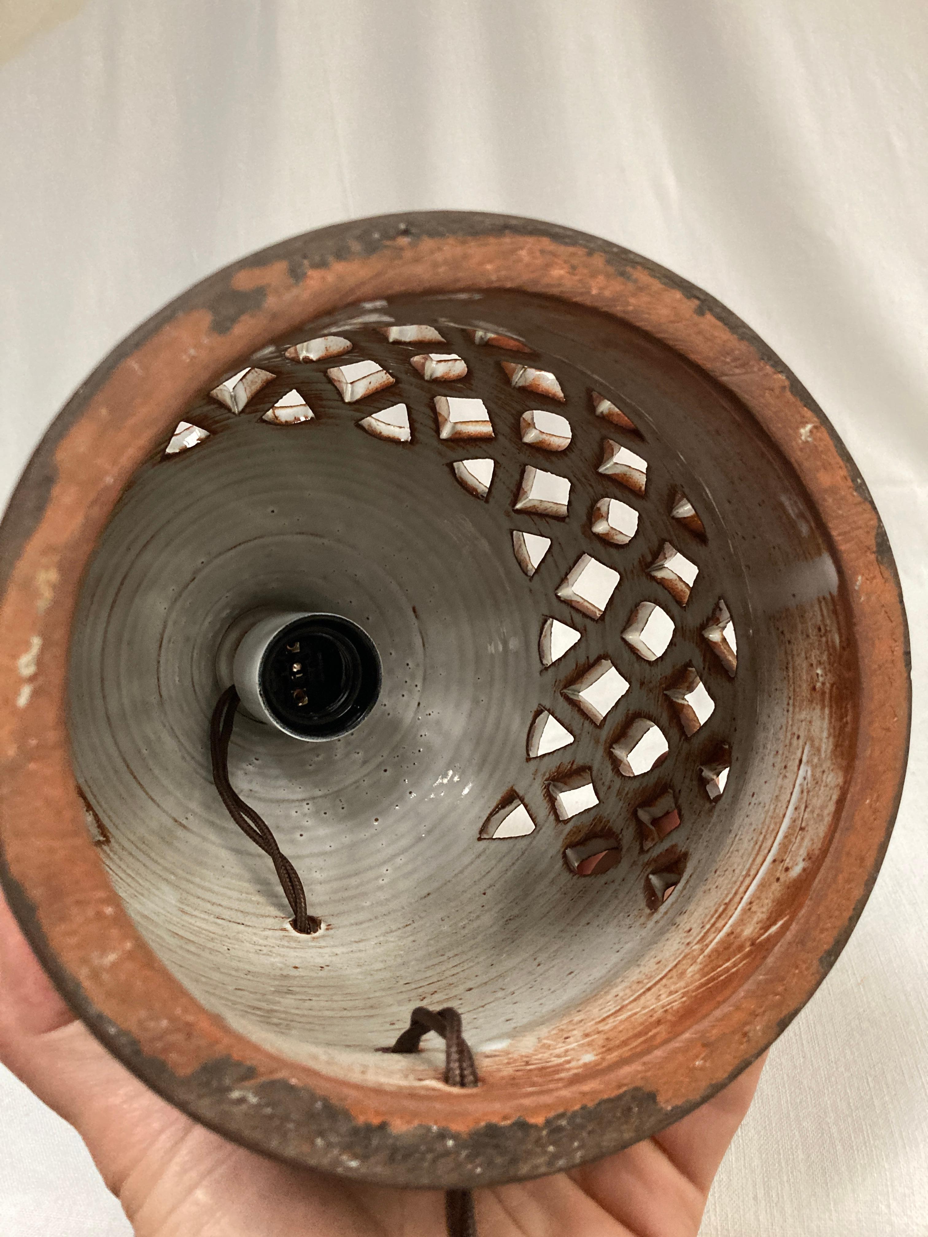 Milieu du XXe siècle Lampe de table Studio pottery par Le vieux Moulin Vallauris en vente