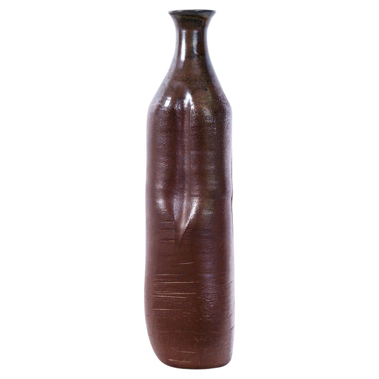 Studio Pottery, Vaso alto con labbra a bottiglia