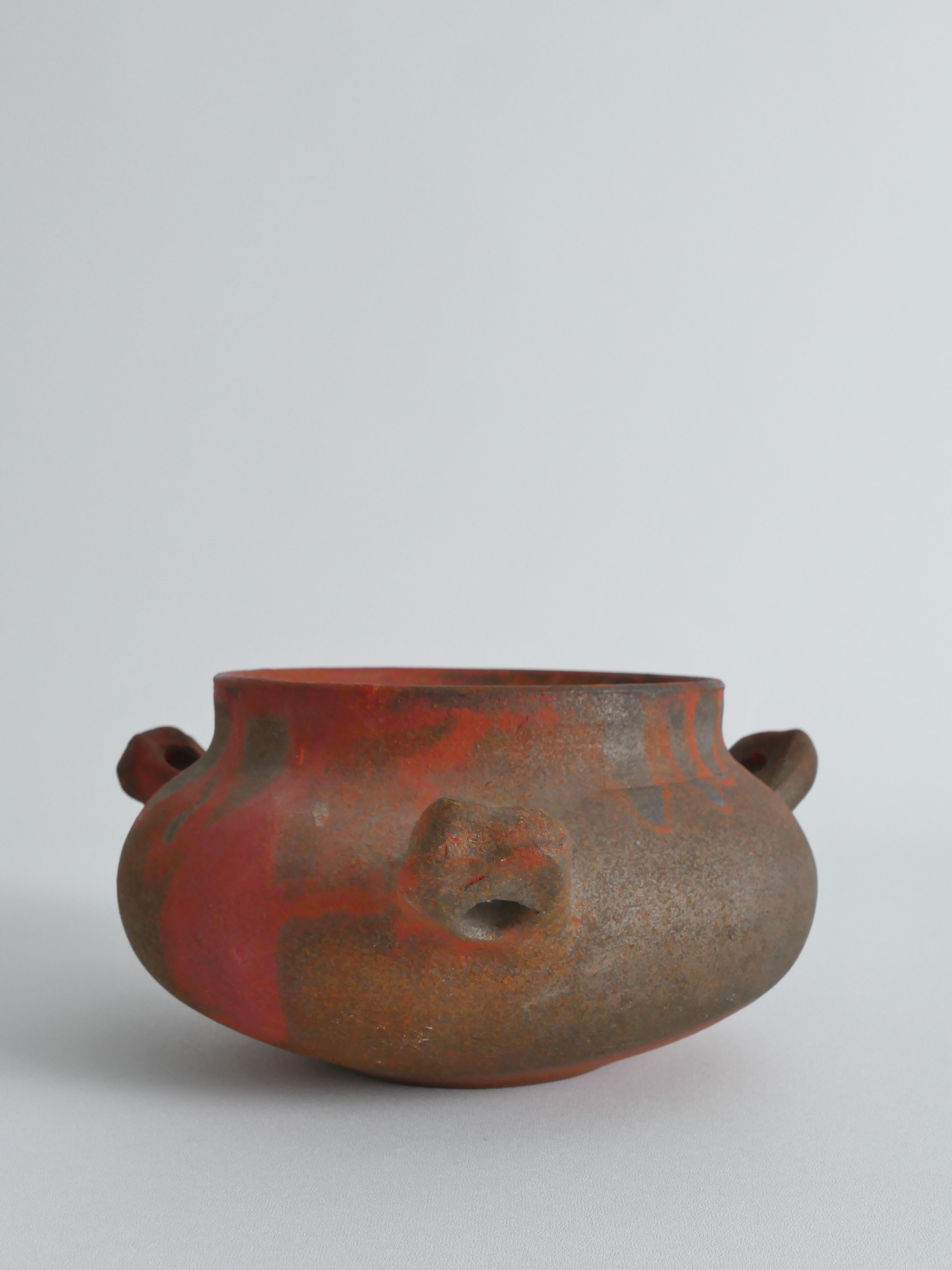 Studio Pottery Vaisseau en céramique à trois anses en faïence en vente 4