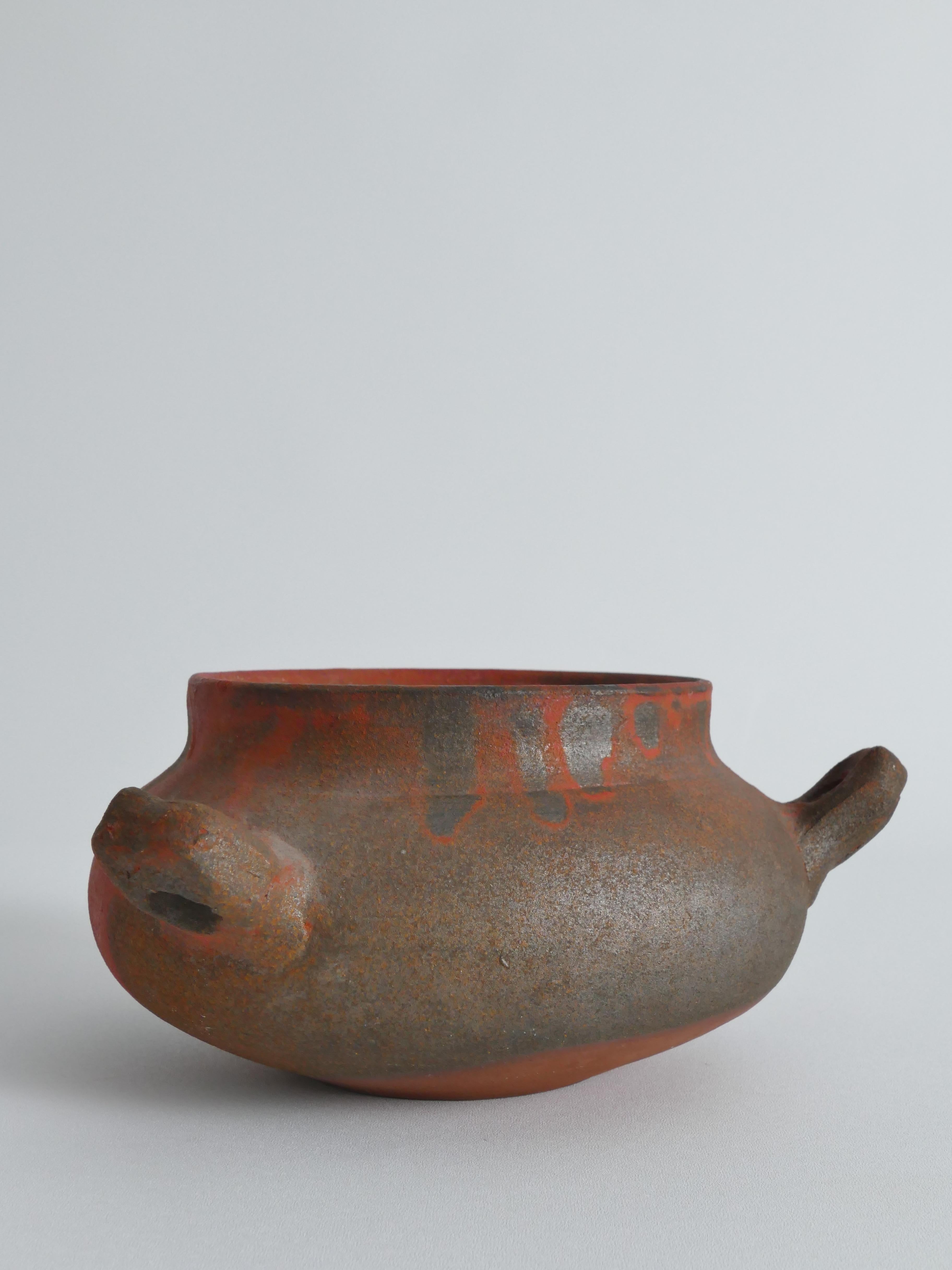 Studio Pottery Vaisseau en céramique à trois anses en faïence en vente 5
