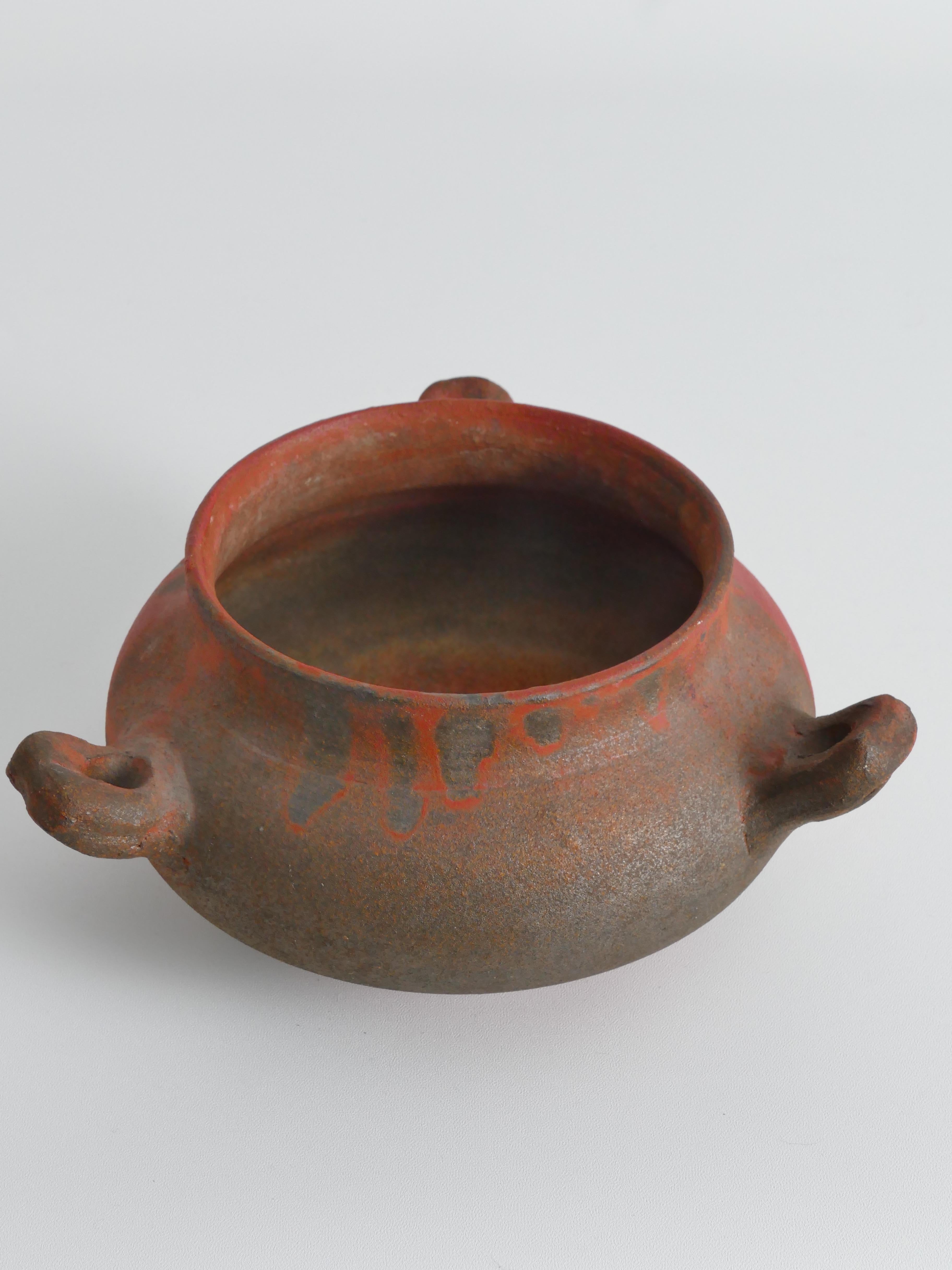 Studio Pottery Vaisseau en céramique à trois anses en faïence en vente 8