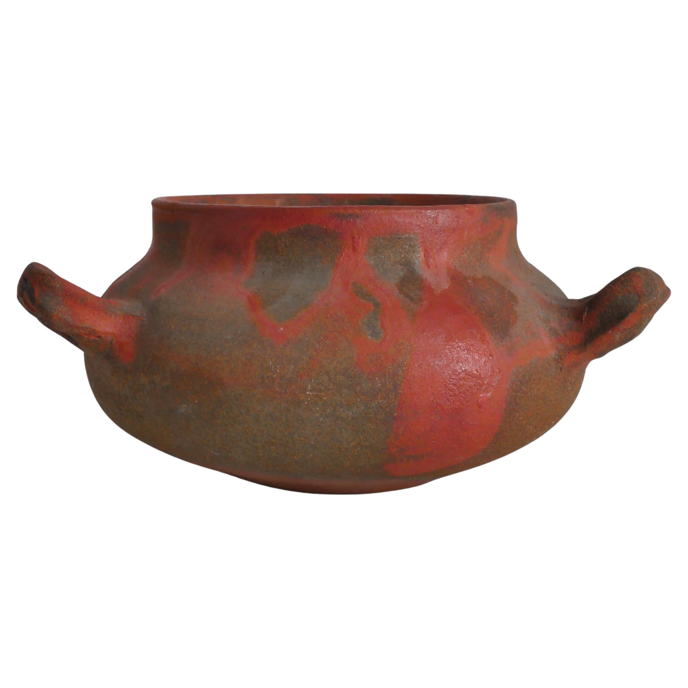 Studio Pottery Vaisseau en céramique à trois anses en faïence en vente