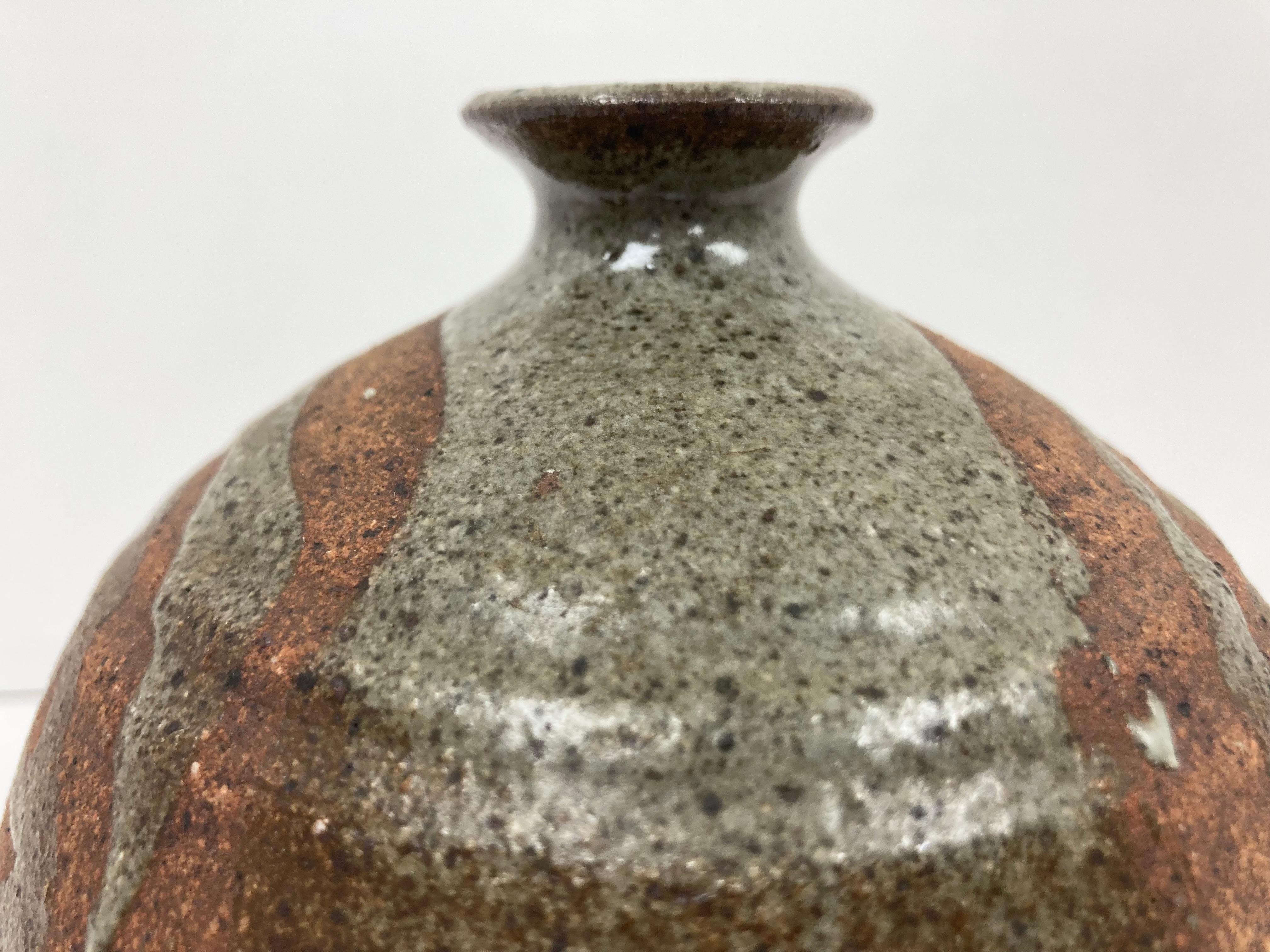 20ième siècle Vase de Studio Pottery dans le style Asian Style en vente