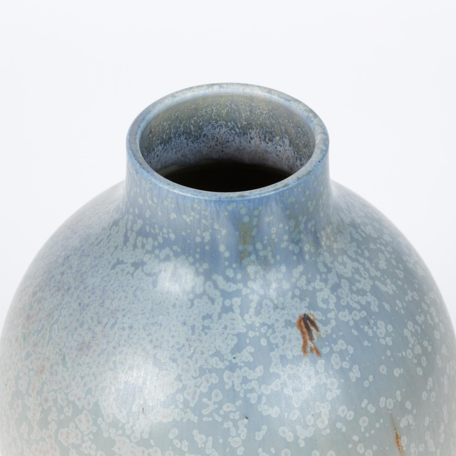 Studio Pottery Vase with Light Ombre Glaze 1