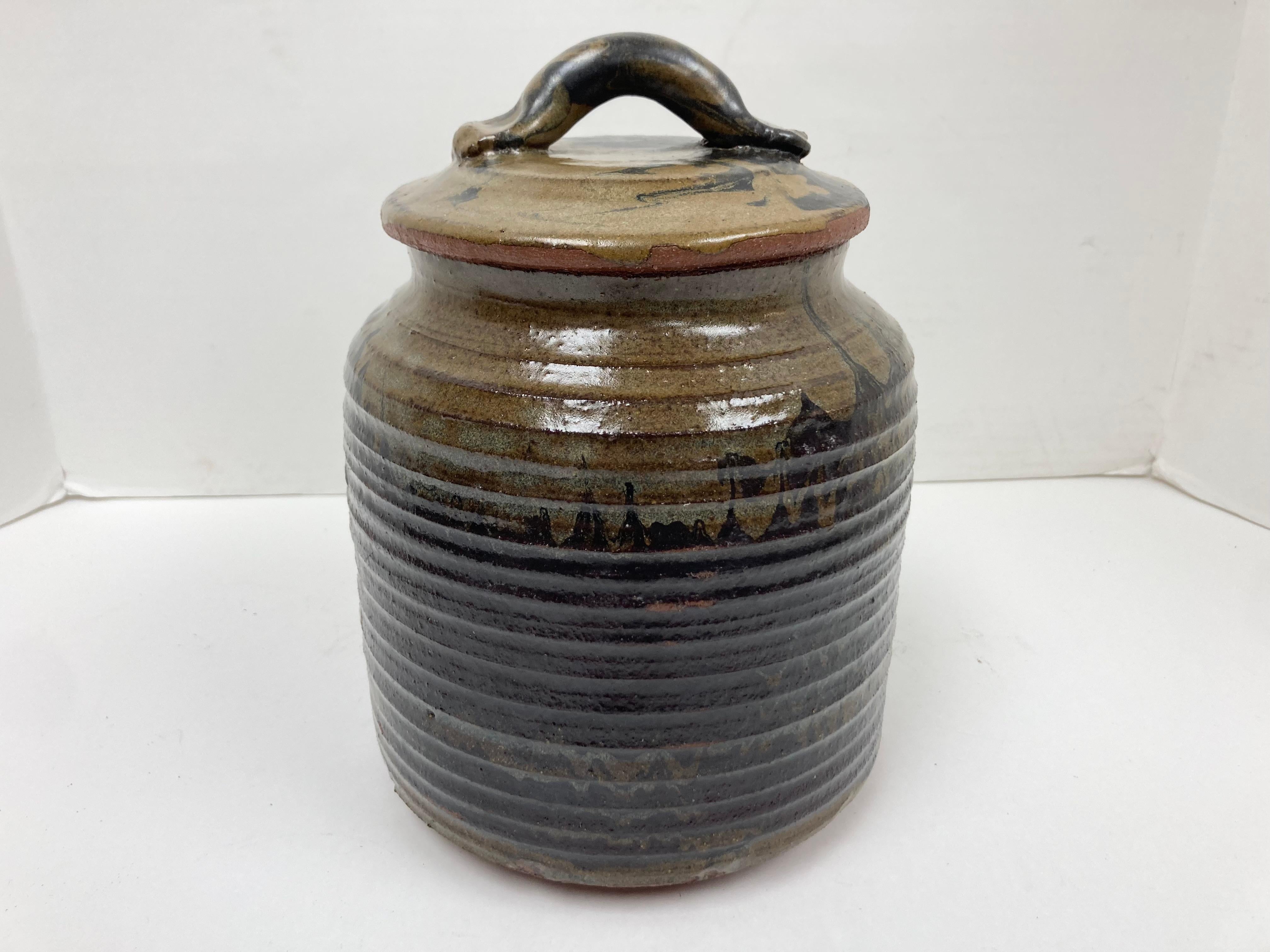 Recipiente de cerámica Studio Pottery con forma de jarra de agua japonesa Glaseado en venta
