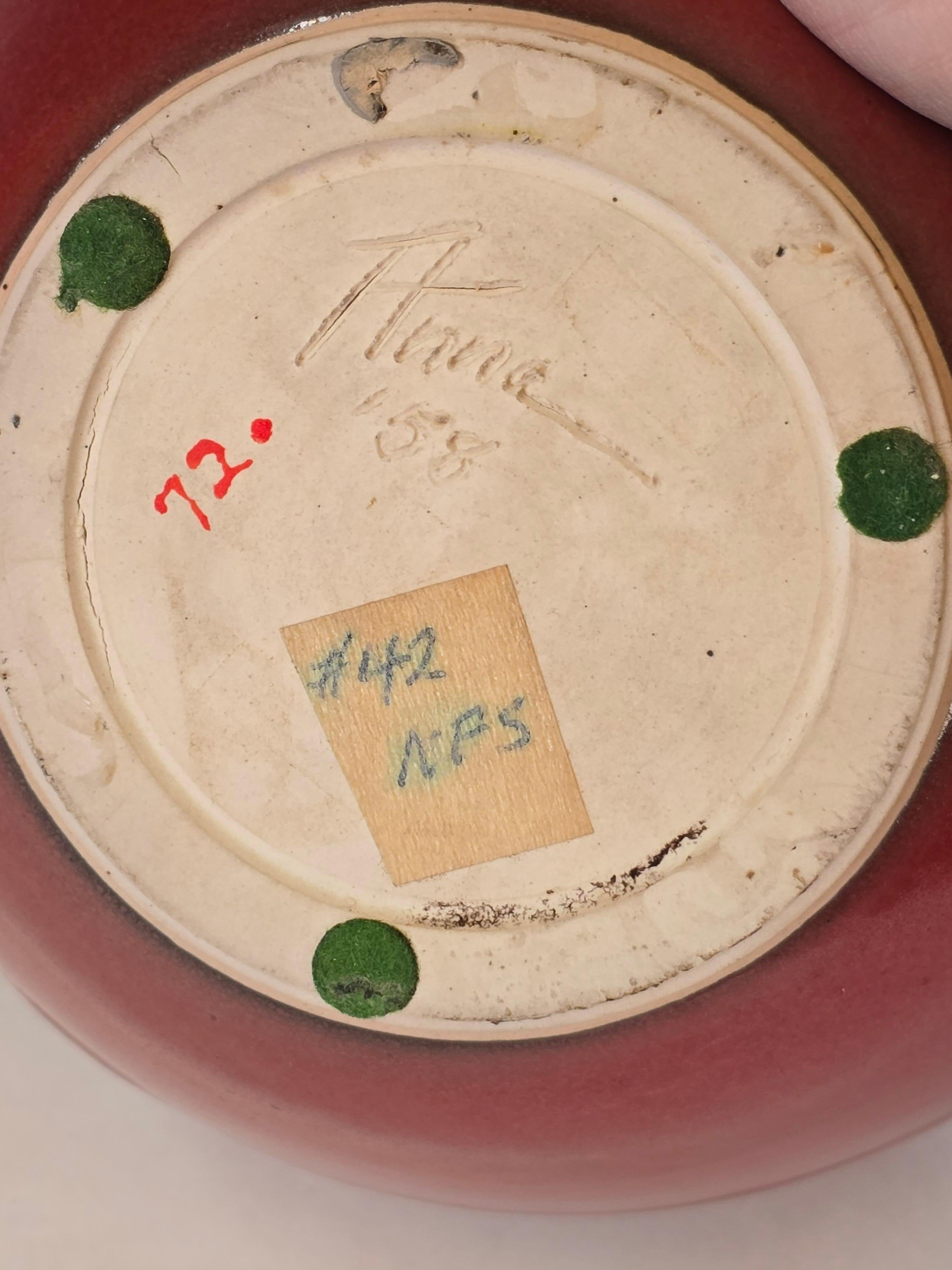 Metà XX secolo Studio Pottery Vaso di erbacce con smalto Sang De Boeuf in vendita