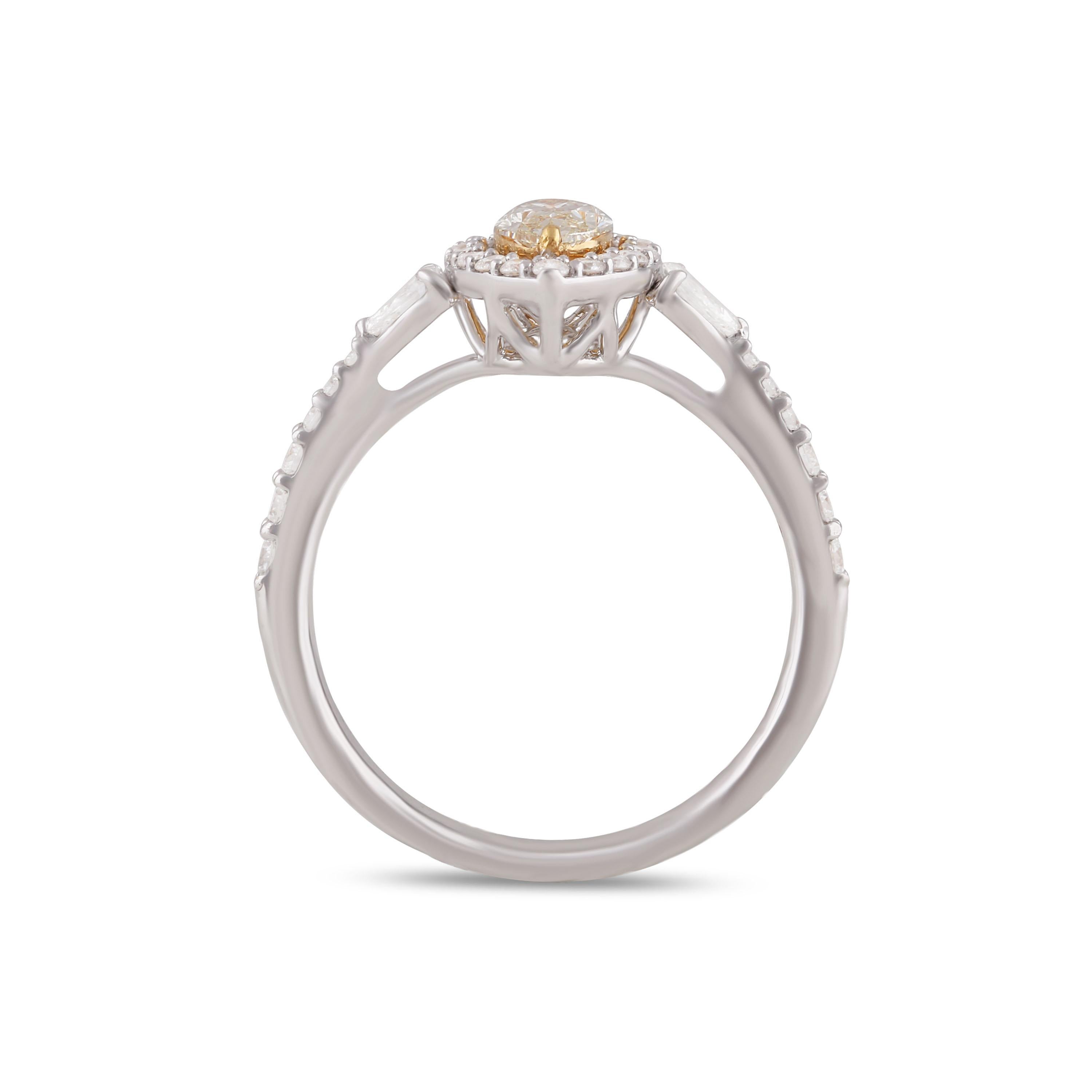 Women's Studio Rêves 0.50 Carat Yellow Marquise Engagement Ring in 18 Karat Gold For Sale