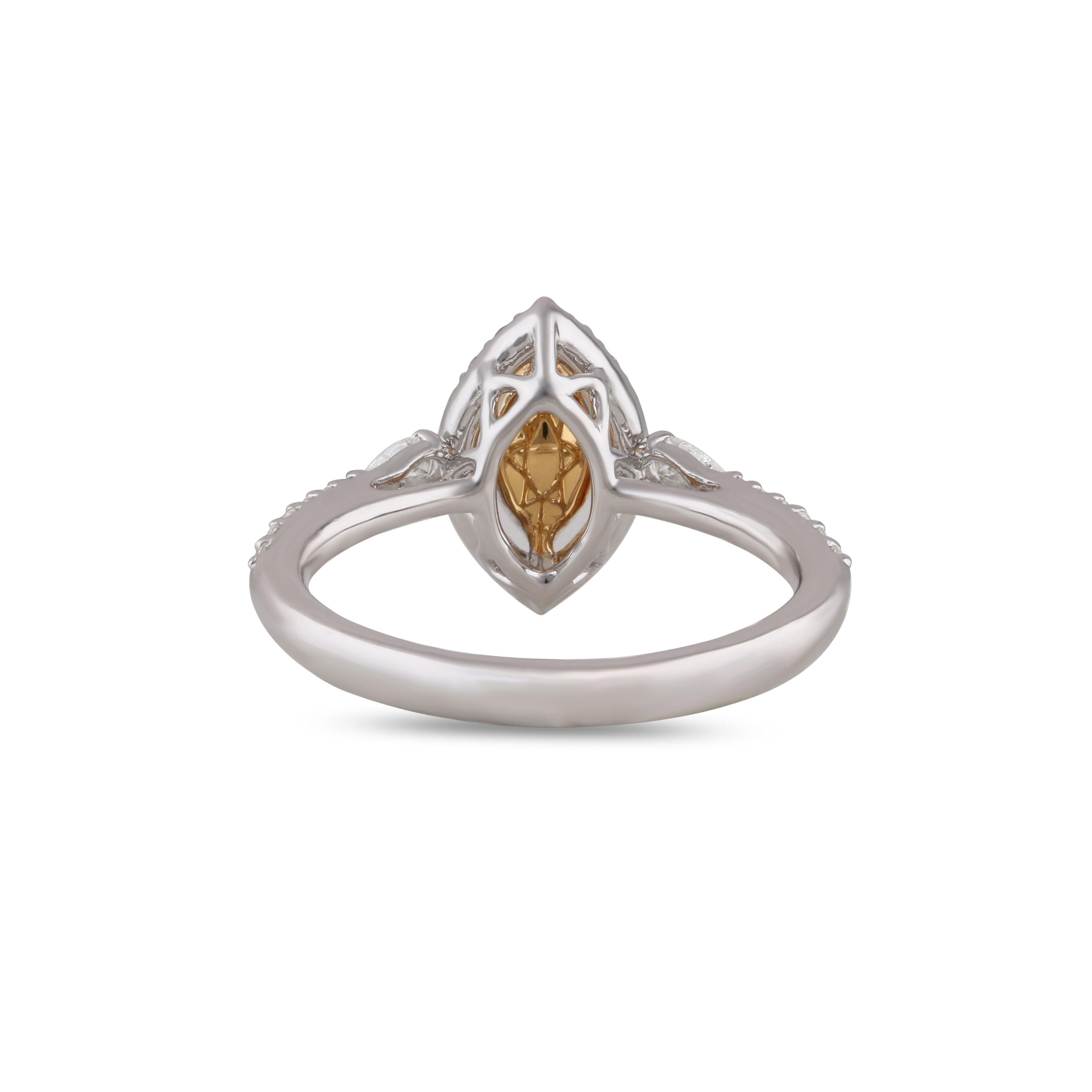 Studio Rêves 0.50 Carat Yellow Marquise Engagement Ring in 18 Karat Gold For Sale 1