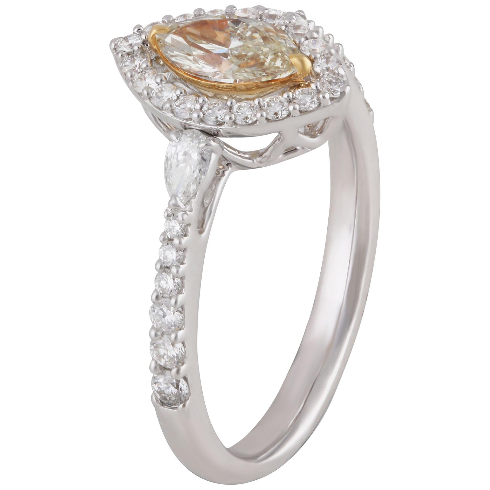 Studio Rêves 0.50 Carat Yellow Marquise Engagement Ring in 18 Karat Gold For Sale