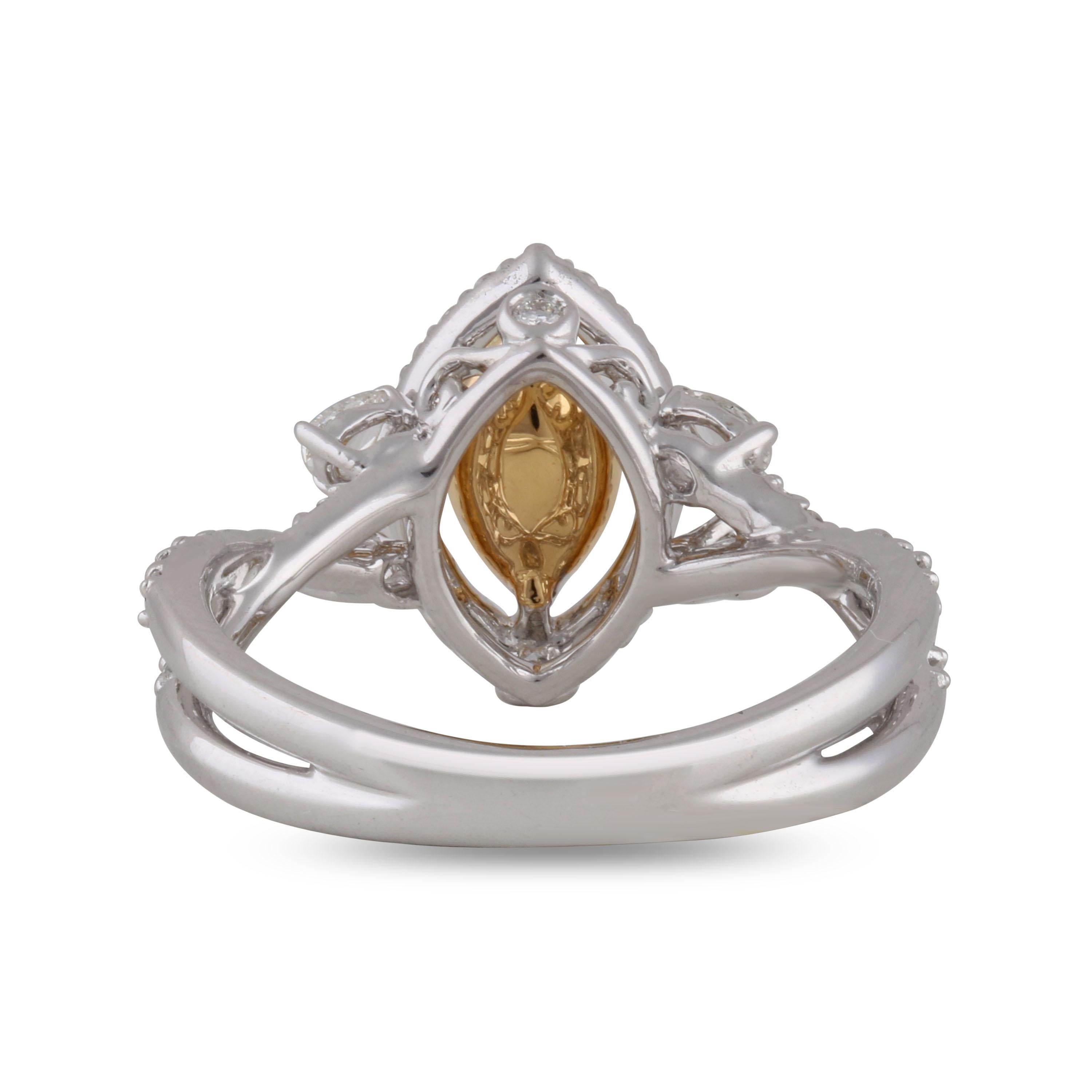 Studio Rêves 0.70 Carat Yellow Marquise Engagement Ring in 18 Karat Gold For Sale 1