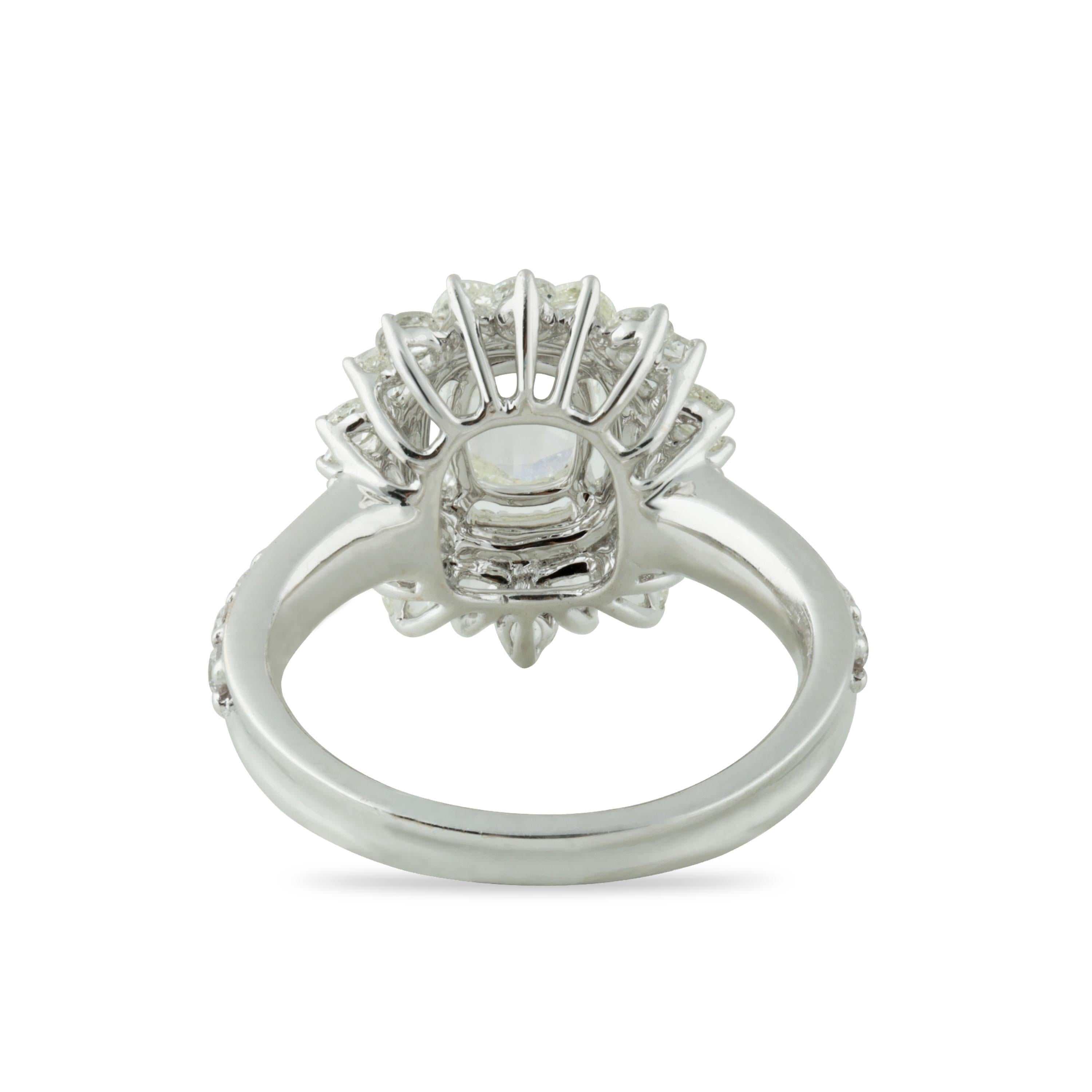 Women's Studio Rêves 0.79 Carat Oval Rose Cut Diamond Engagement Ring in 18 Karat Gold