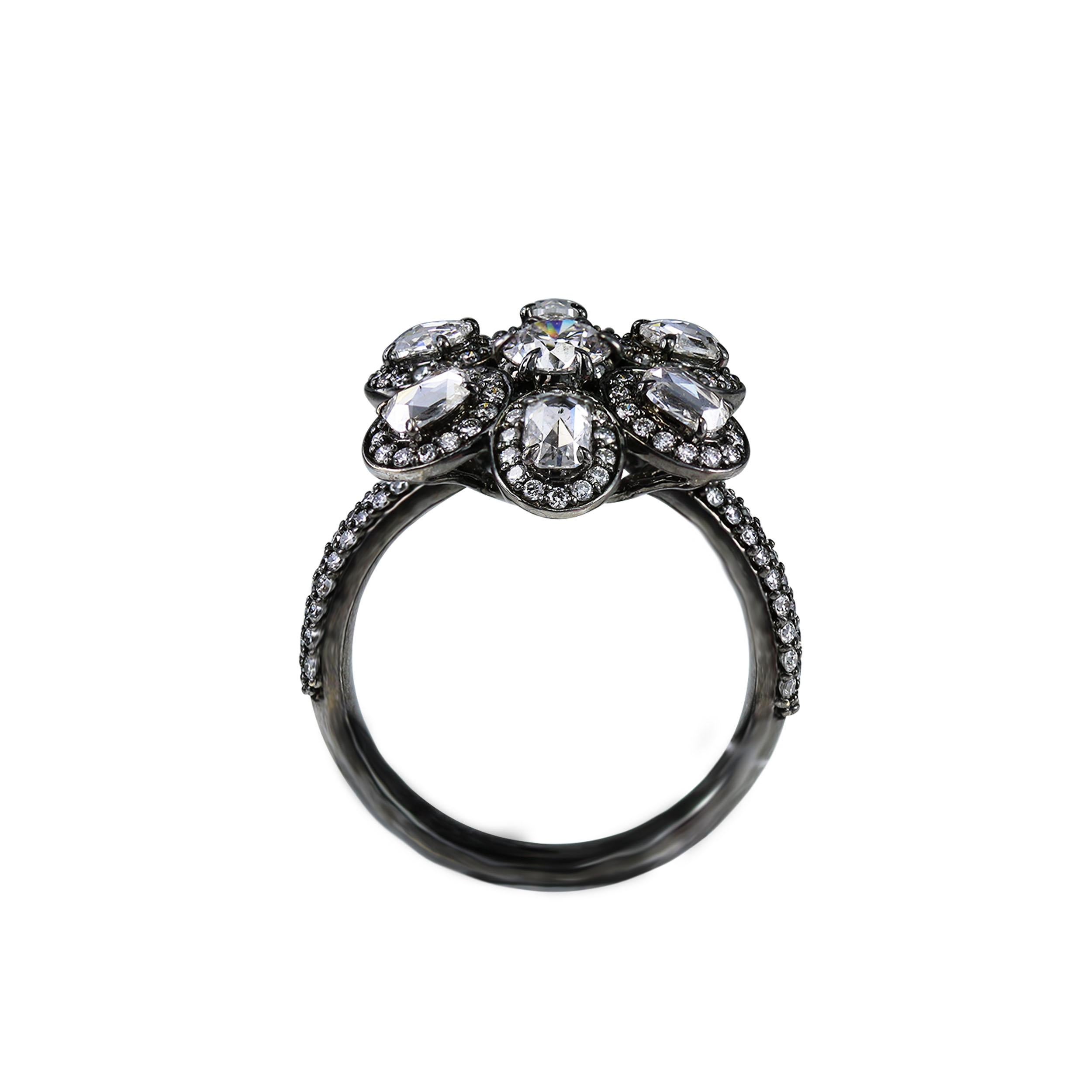 Victorian Studio Rêves 18 Karat Gold and Diamonds Floral Ring with Black Rhodium For Sale