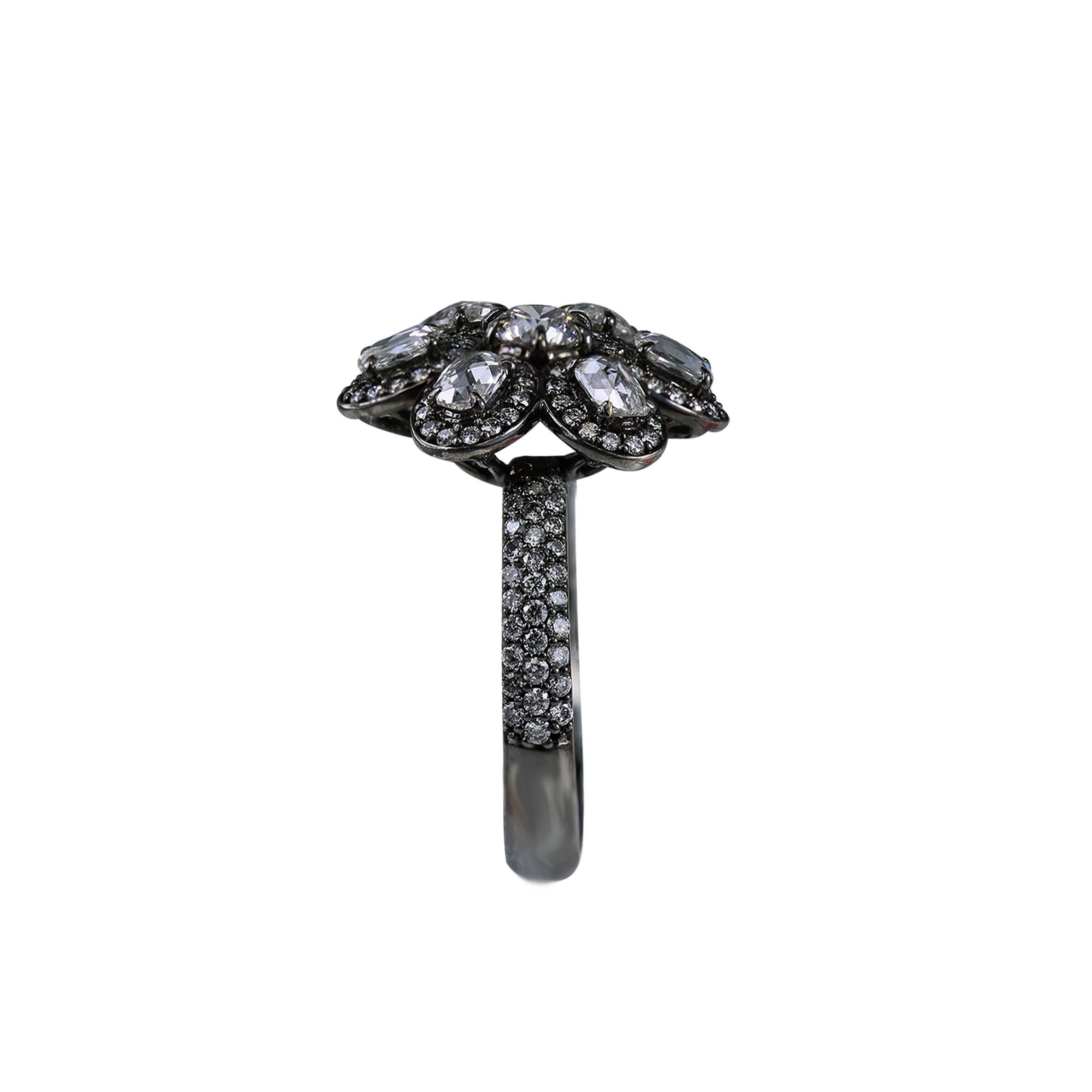 Round Cut Studio Rêves 18 Karat Gold and Diamonds Floral Ring with Black Rhodium For Sale
